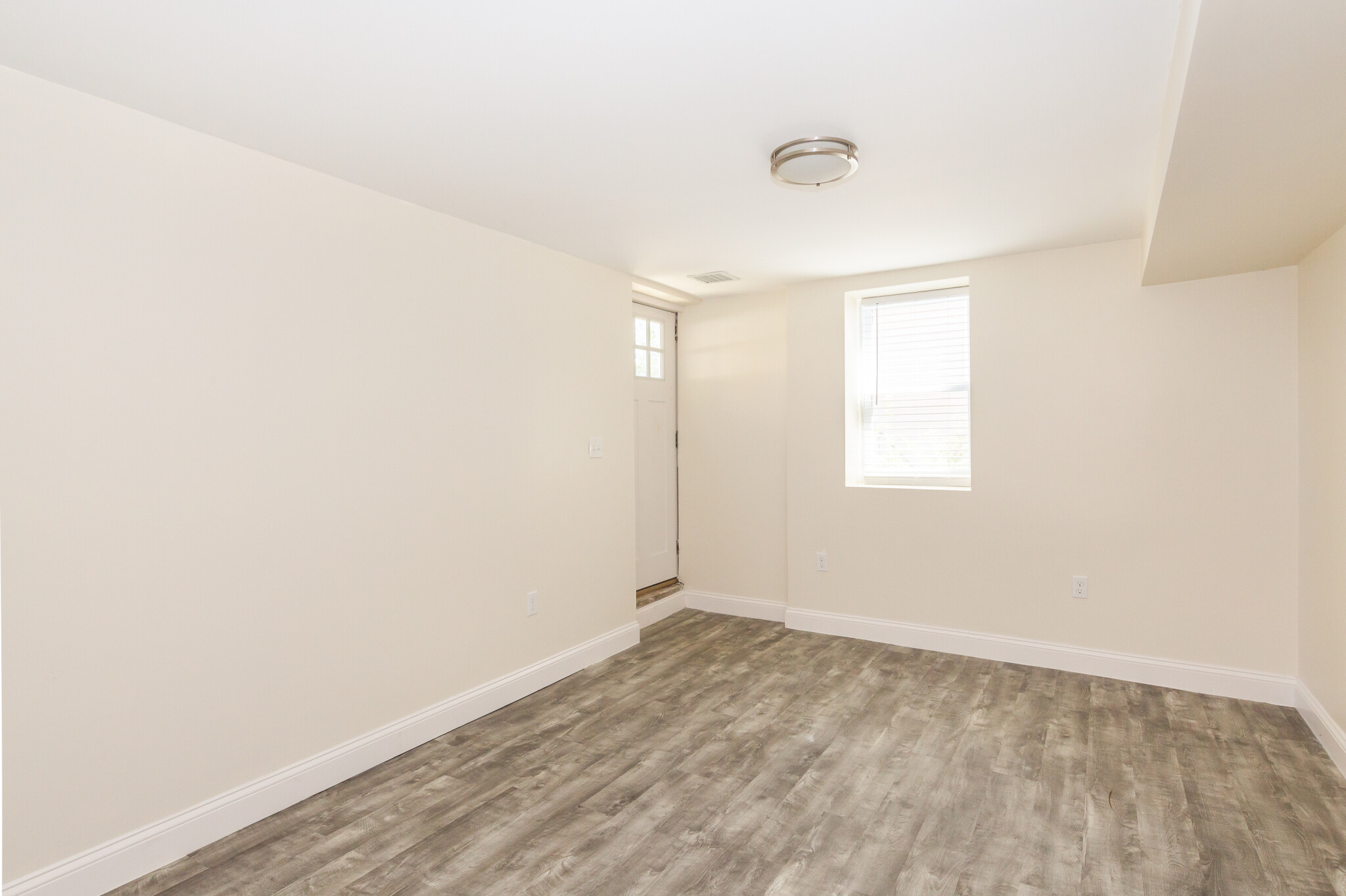 77 Rock Glen Rd, Medford