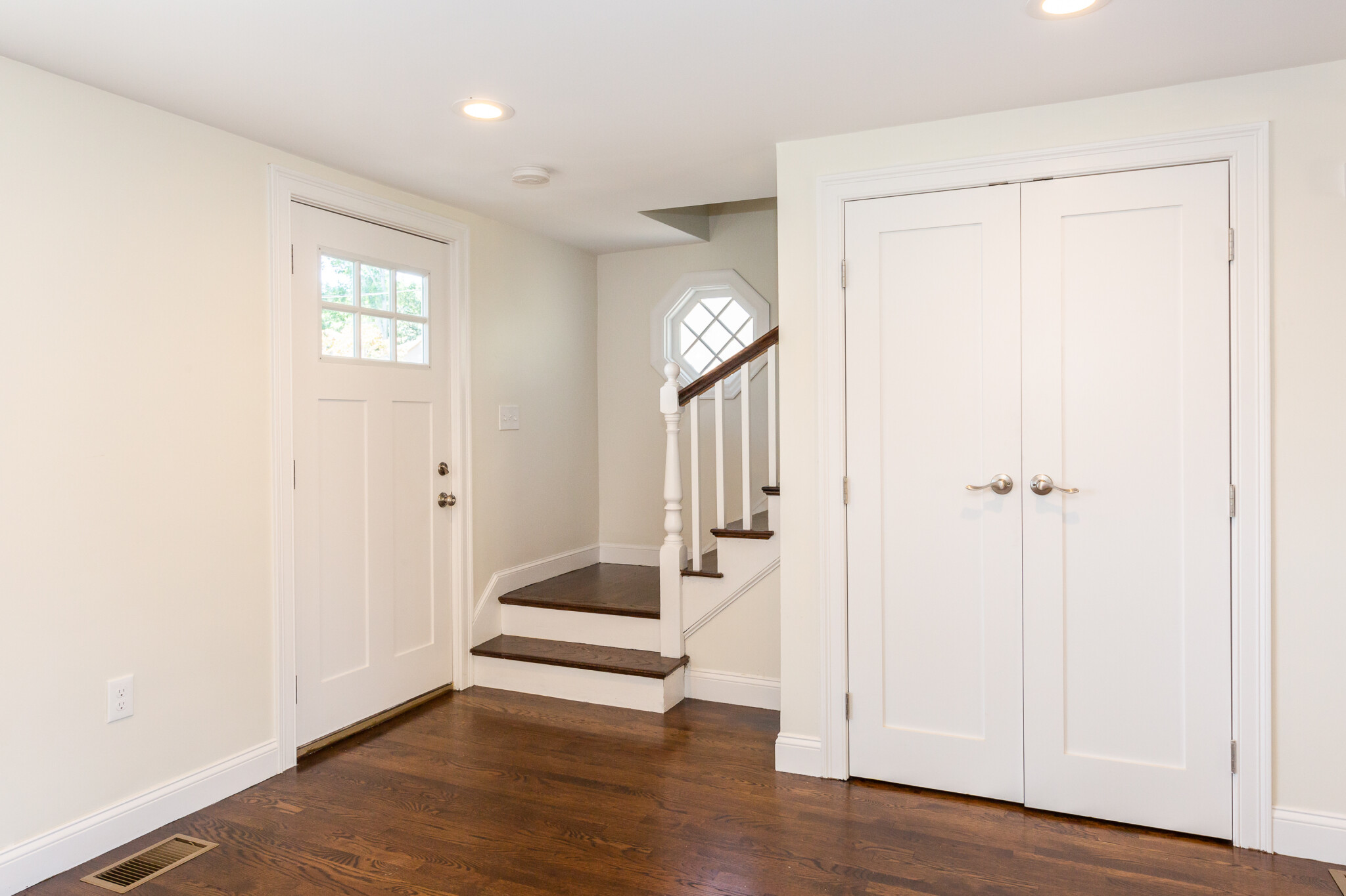 77 Rock Glen Rd, Medford