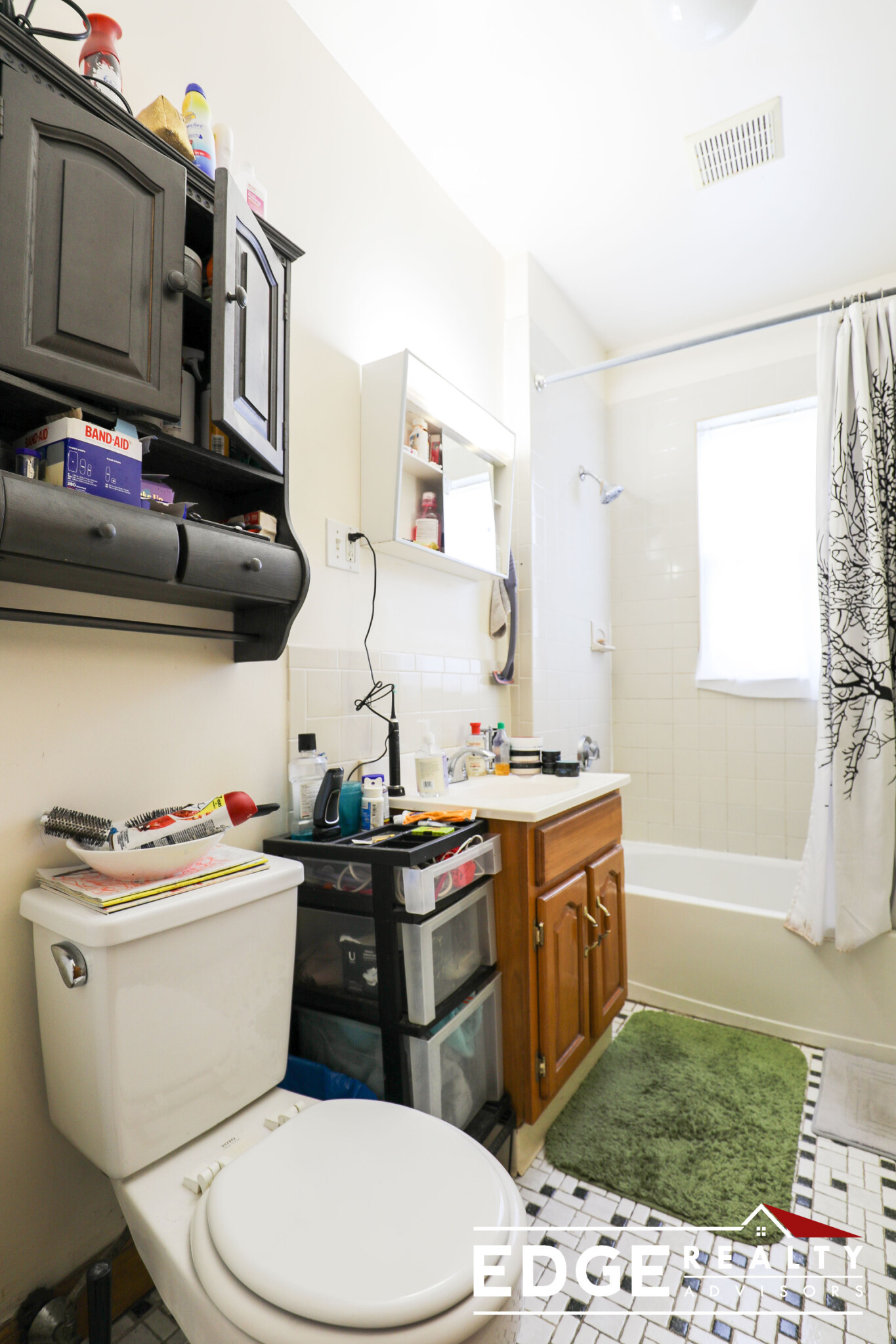 3 bed, 1.5 bath apartment for rent at 164 Kelton St Unit 3, Allston — photo 3 of 7