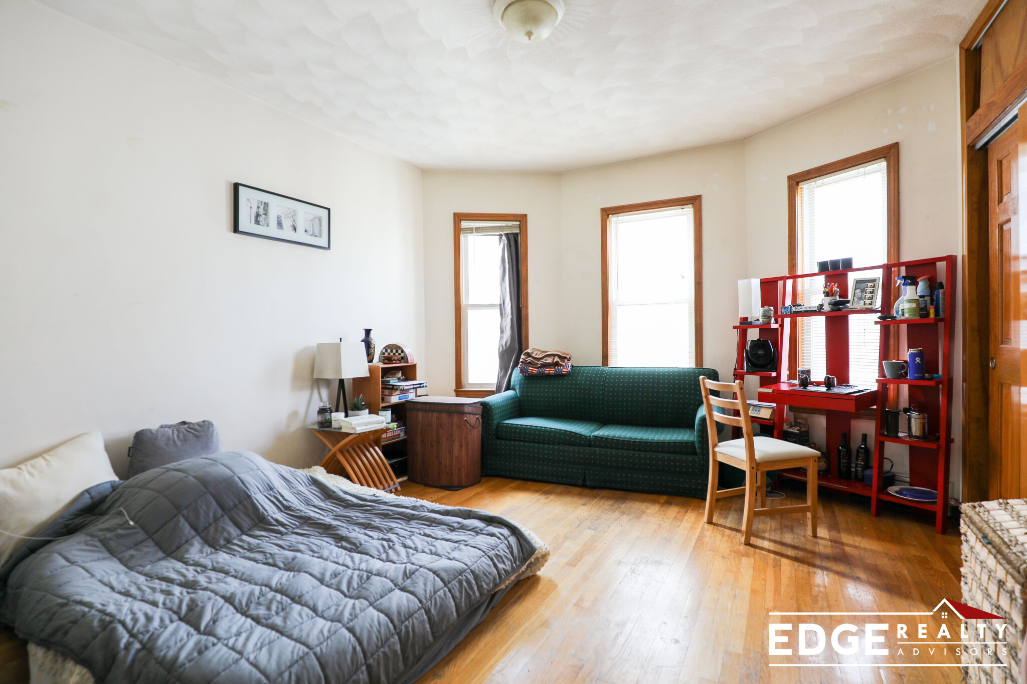 3 bed, 1.5 bath apartment for rent at 164 Kelton St Unit 3, Allston — photo 5 of 7