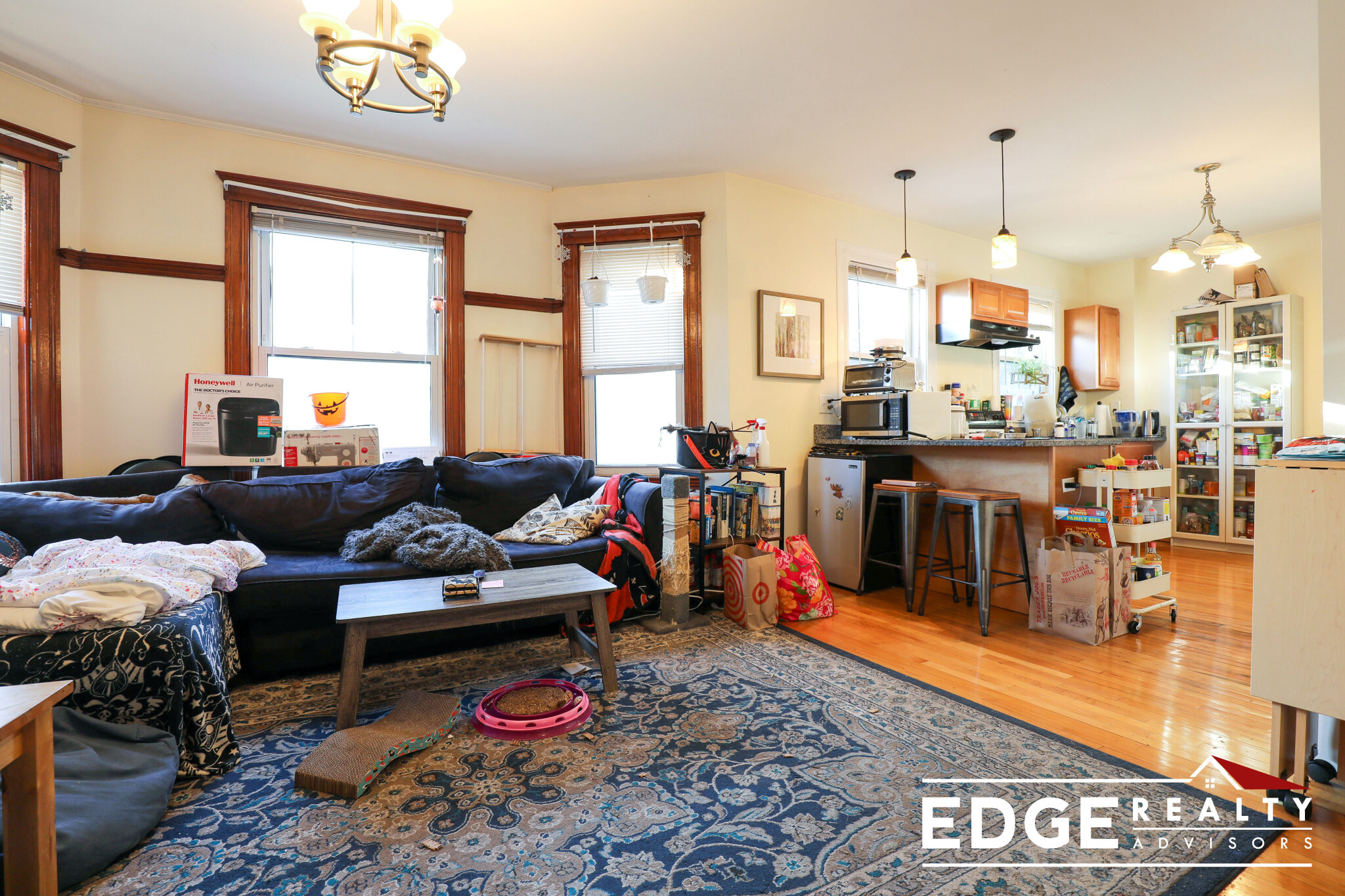 4 bed, 2 bath apartment for rent at 327 Faneuil St Unit 3, Brighton — photo 1 of 9