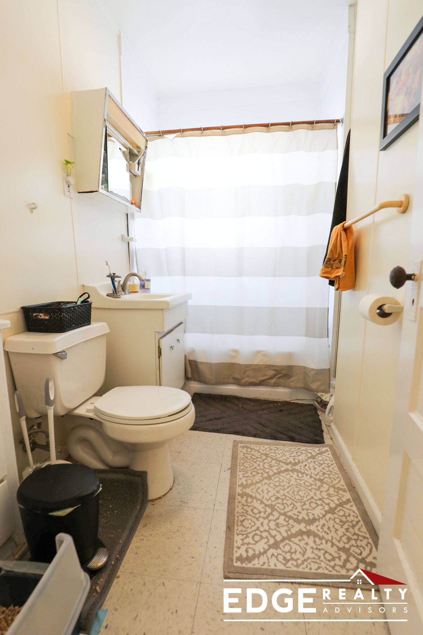4 bed, 2 bath apartment for rent at 327 Faneuil St Unit 3, Brighton — photo 9 of 9