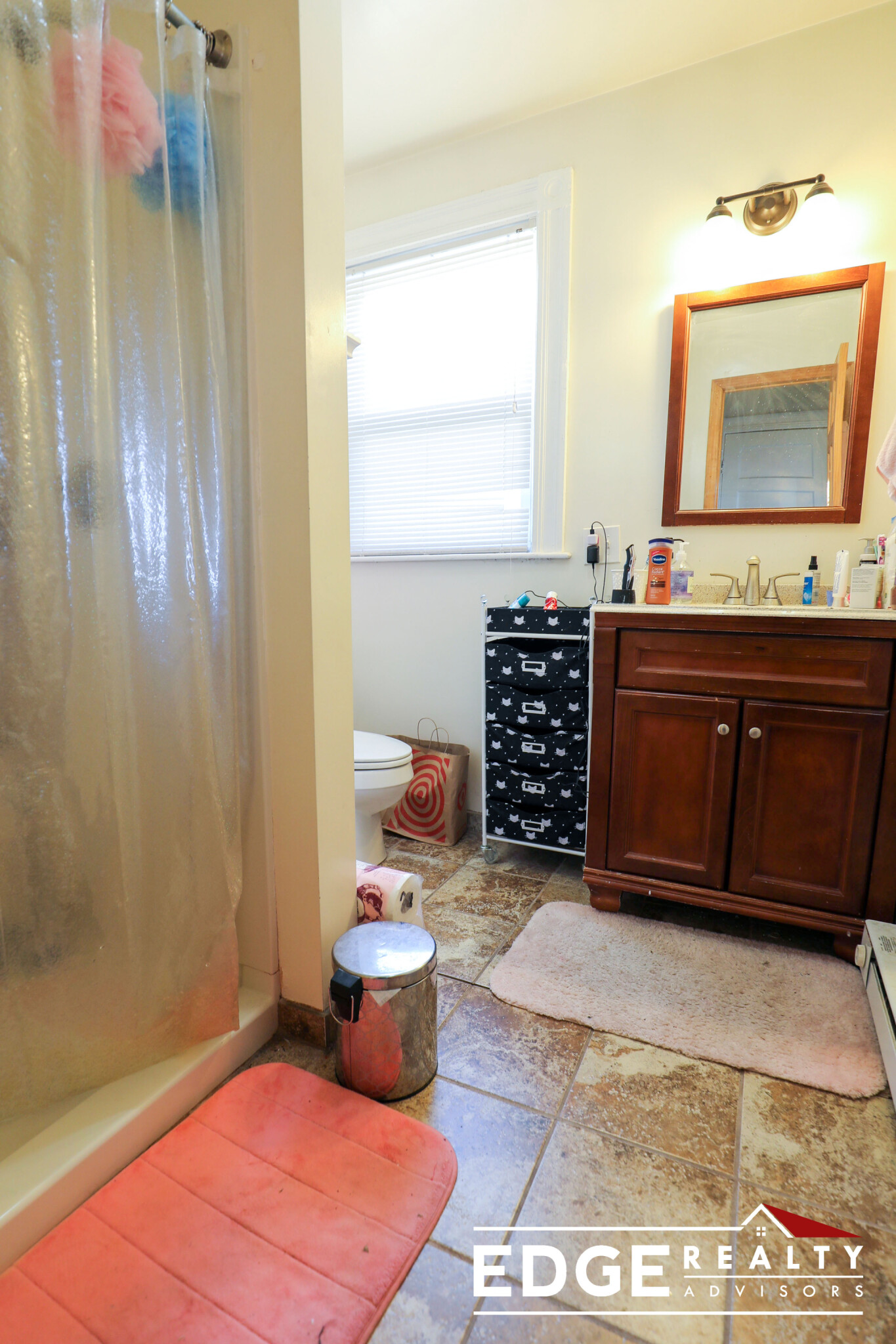 4 bed, 2 bath apartment for rent at 327 Faneuil St Unit 3, Brighton — photo 8 of 9