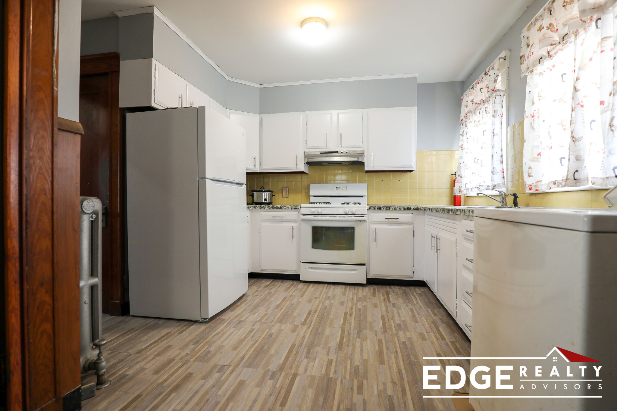 2 bed, 1 bath apartment for rent at 27 Washington Ave, Waltham — photo 7 of 10