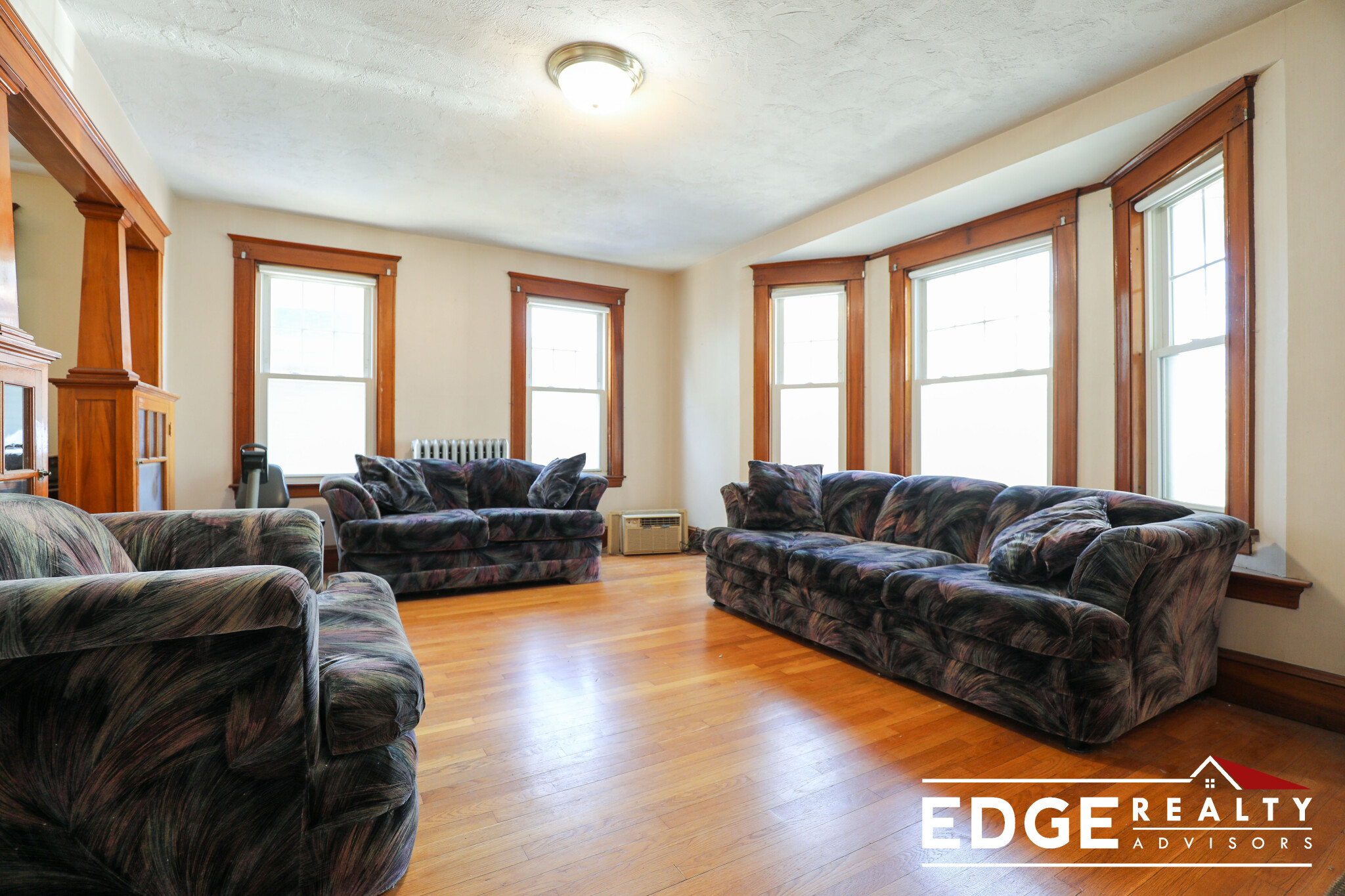 2 bed, 1 bath apartment for rent at 27 Washington Ave, Waltham — photo 2 of 10