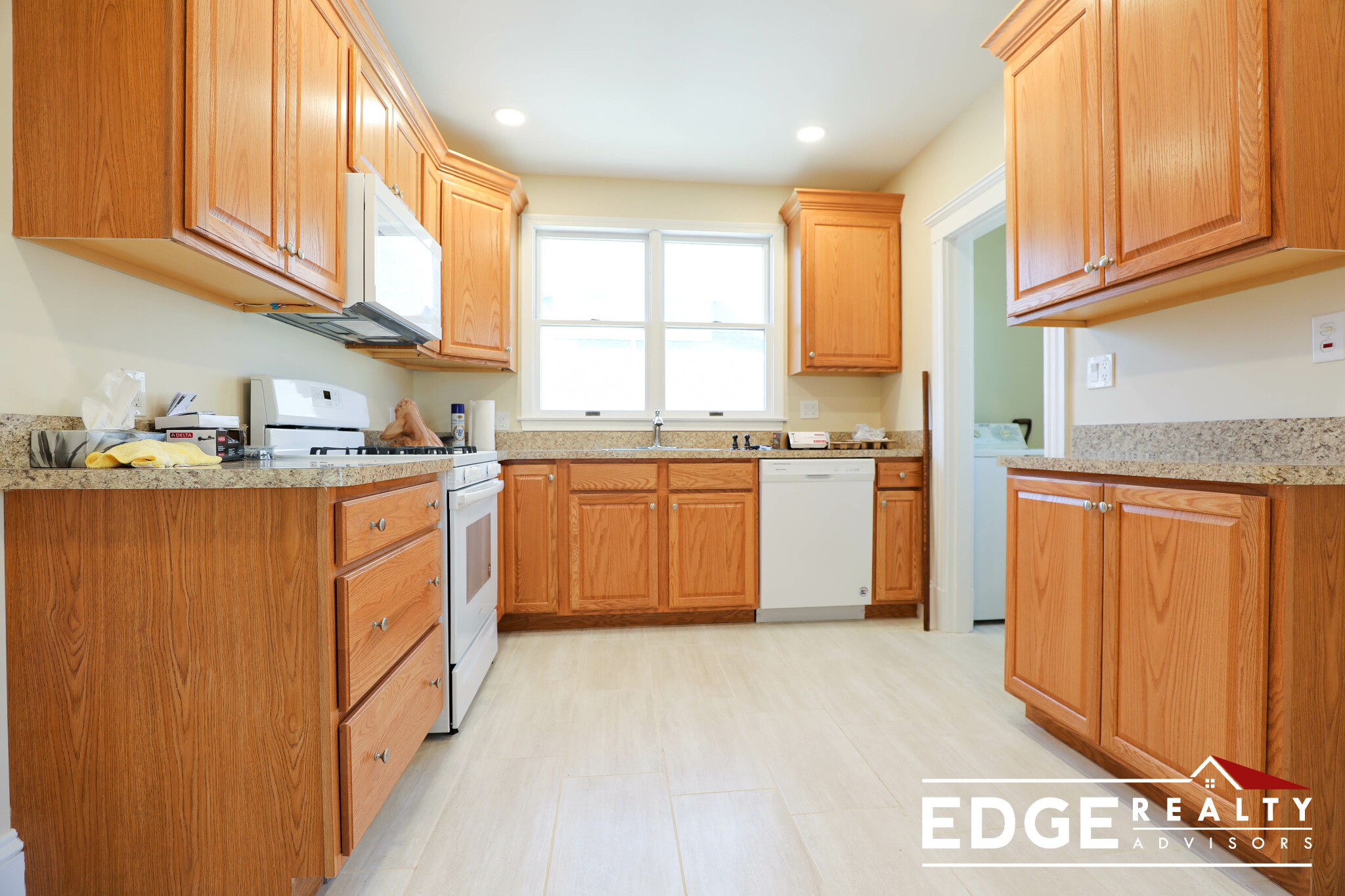 4 bed, 2 bath apartment for rent at 38 Leicester St Unit 2, Brighton — photo 2 of 14