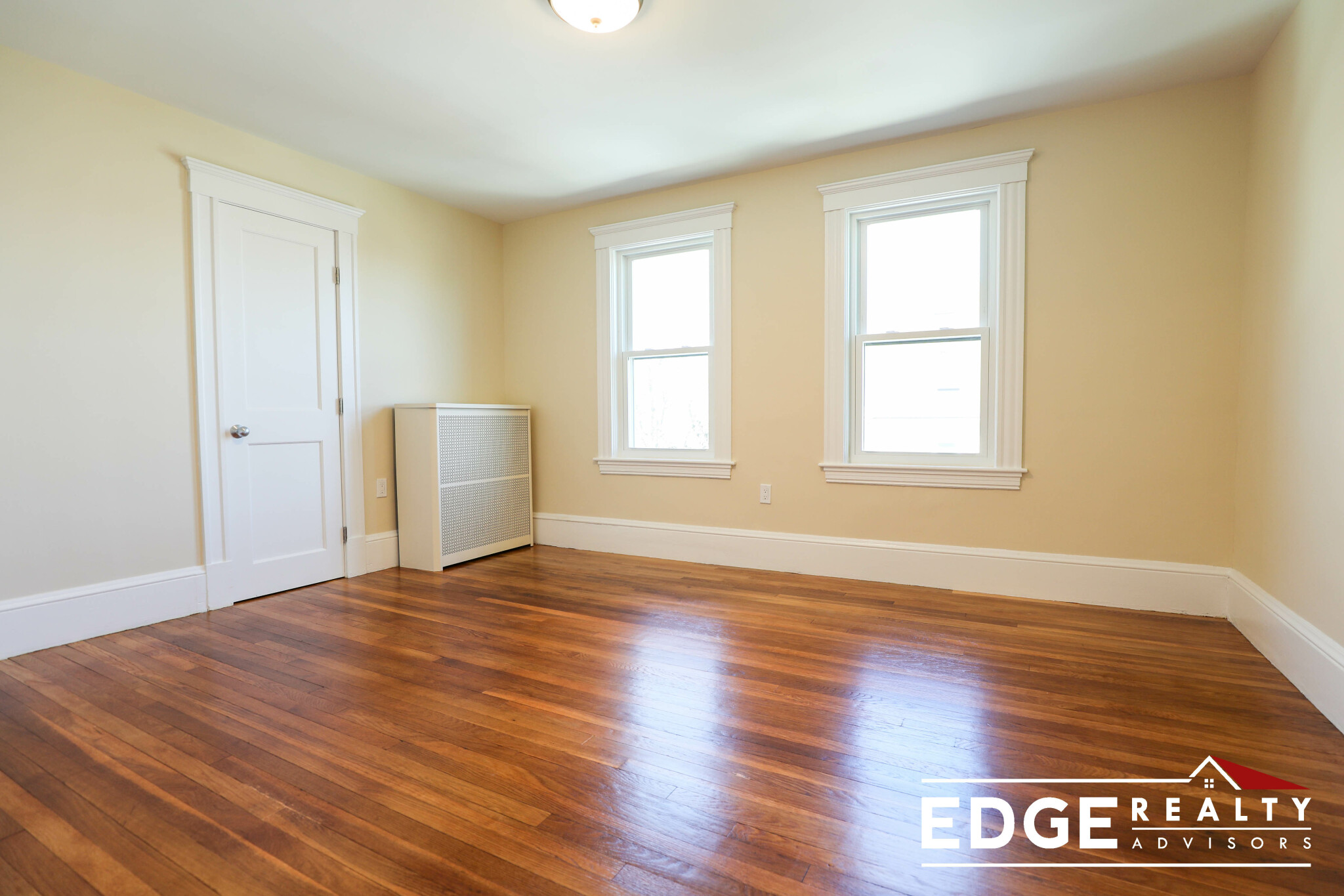 4 bed, 2 bath apartment for rent at 38 Leicester St Unit 2, Brighton — photo 9 of 14