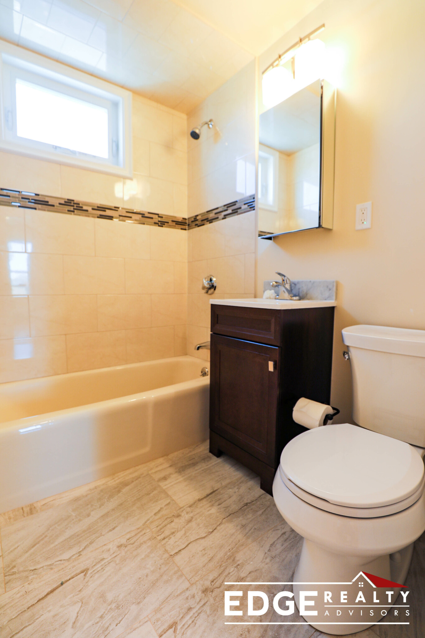 4 bed, 2 bath apartment for rent at 38 Leicester St Unit 2, Brighton — photo 13 of 14
