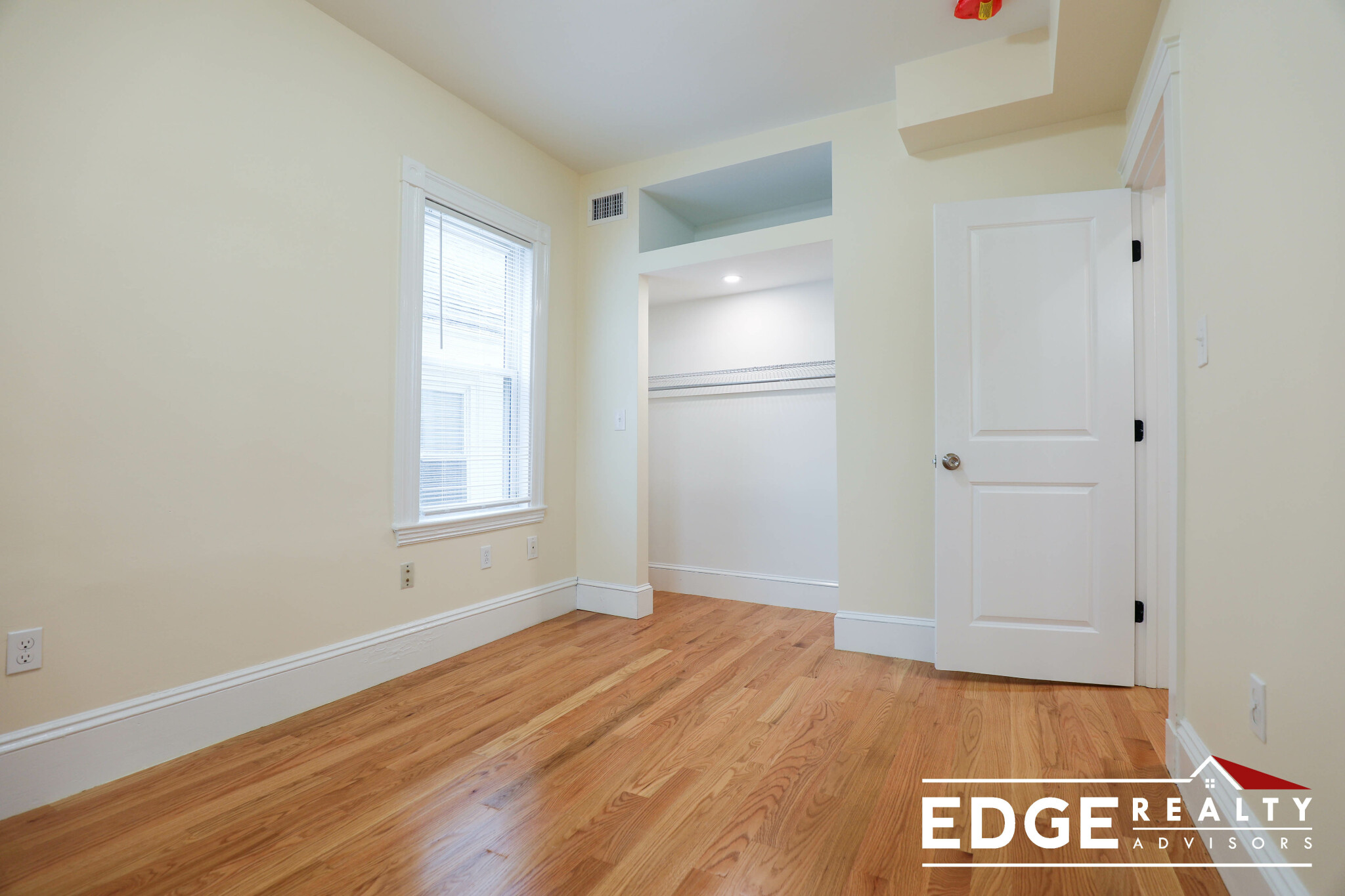 36 Brackett St, Oak Square