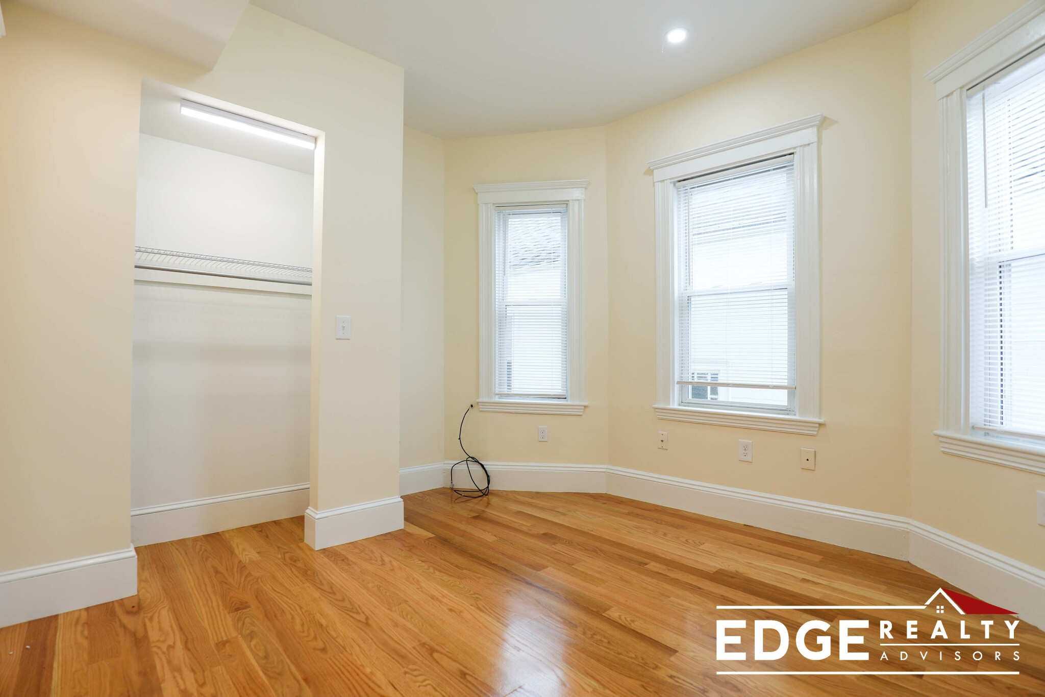 36 Brackett St, Oak Square