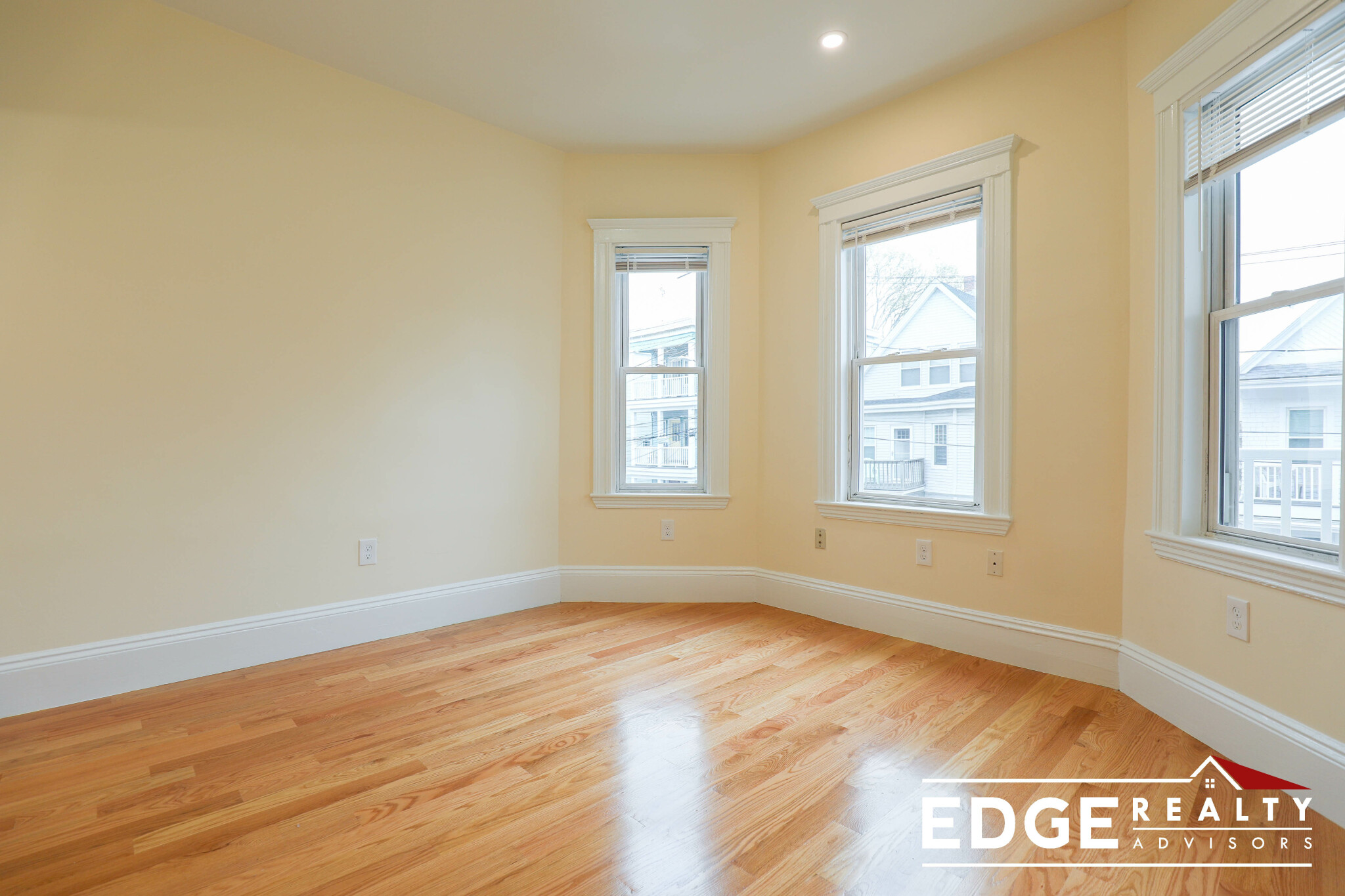 36 Brackett St, Oak Square