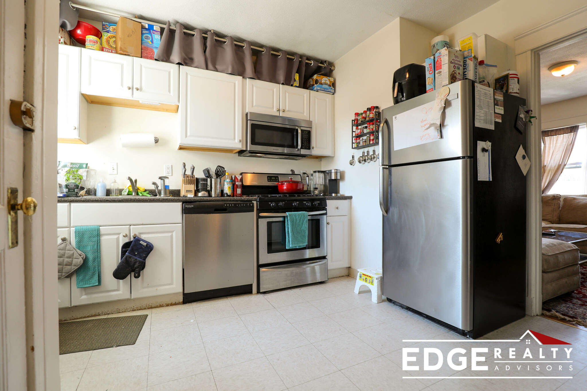 3 bed, 1 bath apartment for rent at 1492 Commonwealth Ave Unit 5, Brighton — photo 2 of 7