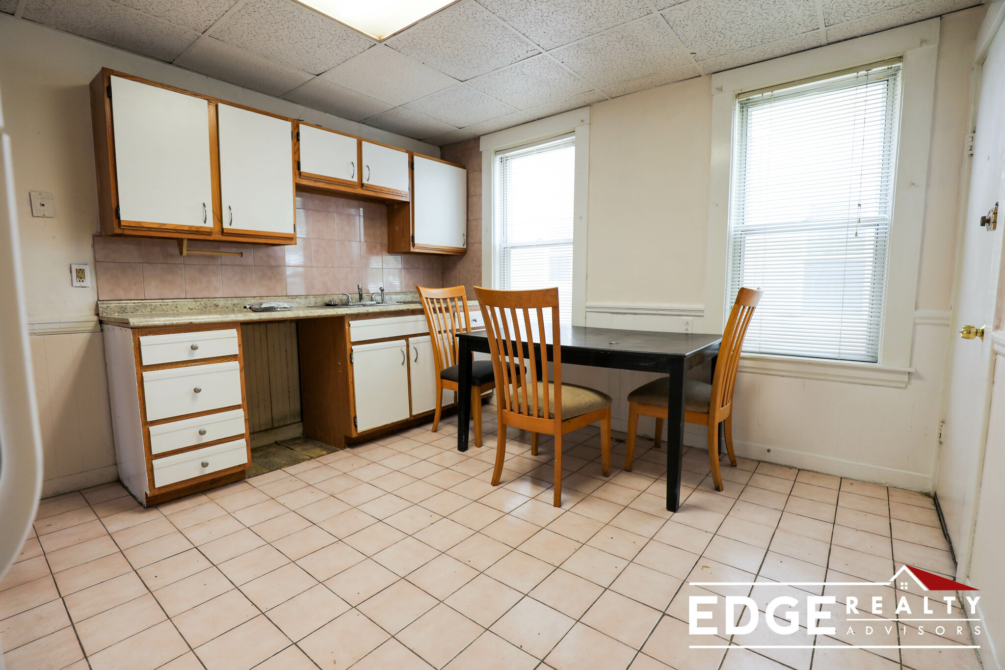 3 bed, 1 bath apartment for rent at 73 Easton St Unit 2, Allston — photo 3 of 6