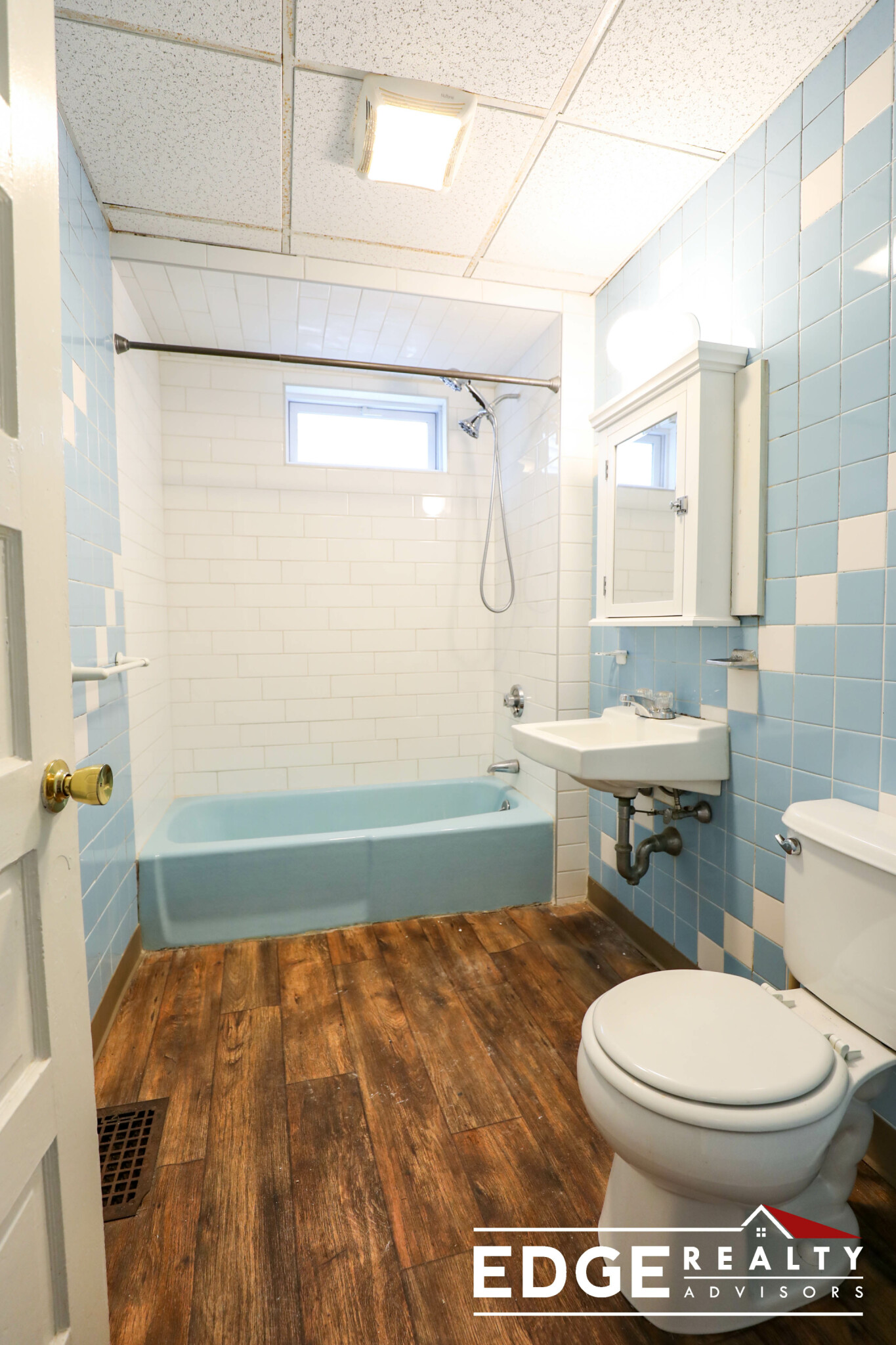 3 bed, 1 bath apartment for rent at 73 Easton St Unit 2, Allston — photo 5 of 6