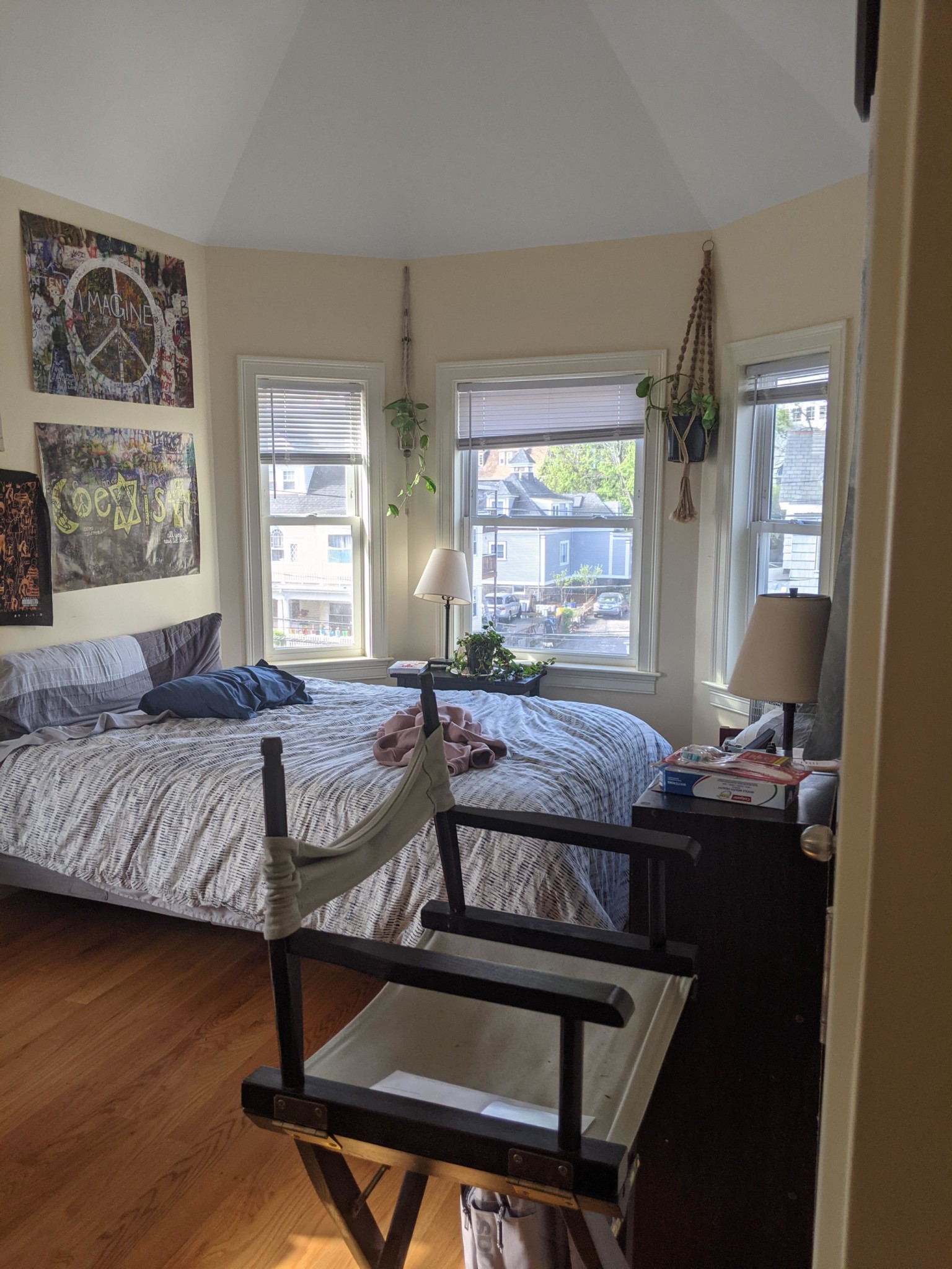 4 bed, 2 bath apartment for rent at 9 Sparhawk St Unit 2, Brighton — photo 2 of 12
