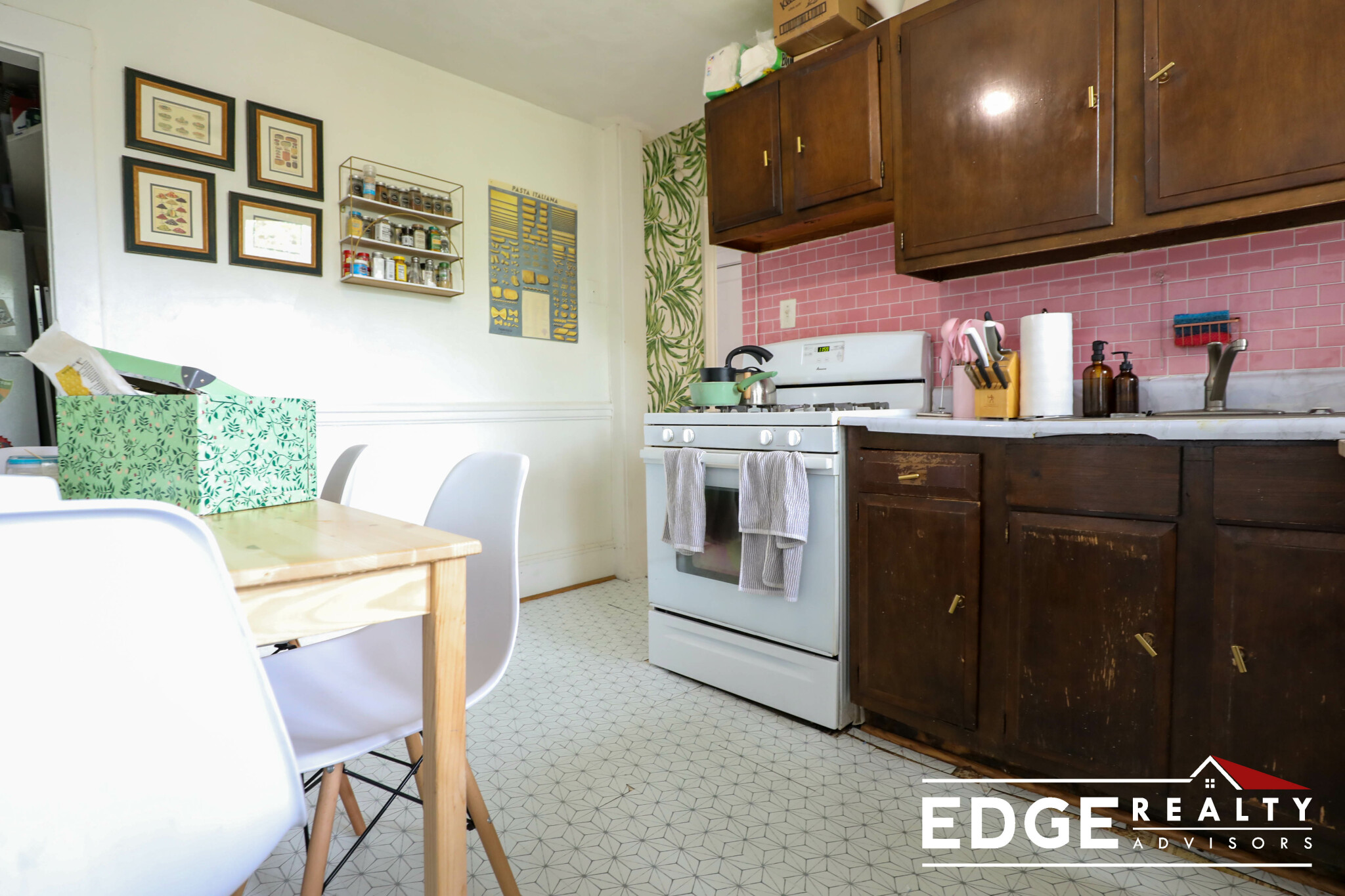 2 bed, 1 bath apartment for rent at 1748 Commonwealth Ave Unit 4, Brighton — photo 2 of 8
