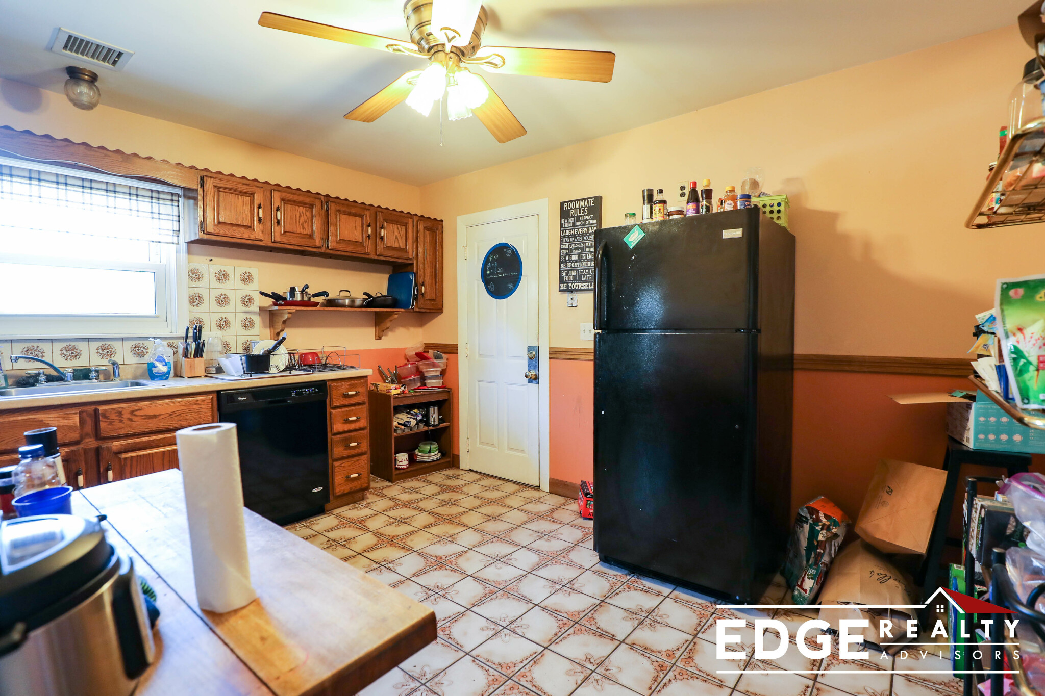 4 bed, 1 bath apartment for rent at 55 Vernon St, Waltham