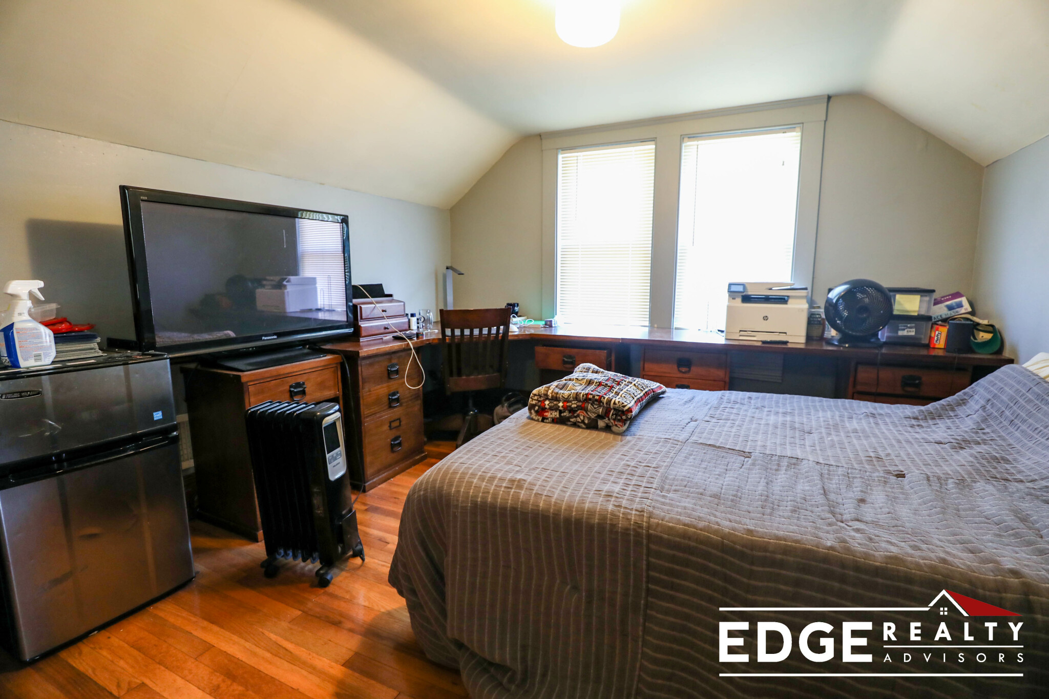 4 bed, 1 bath apartment for rent at 55 Vernon St, Waltham — photo 11 of 12