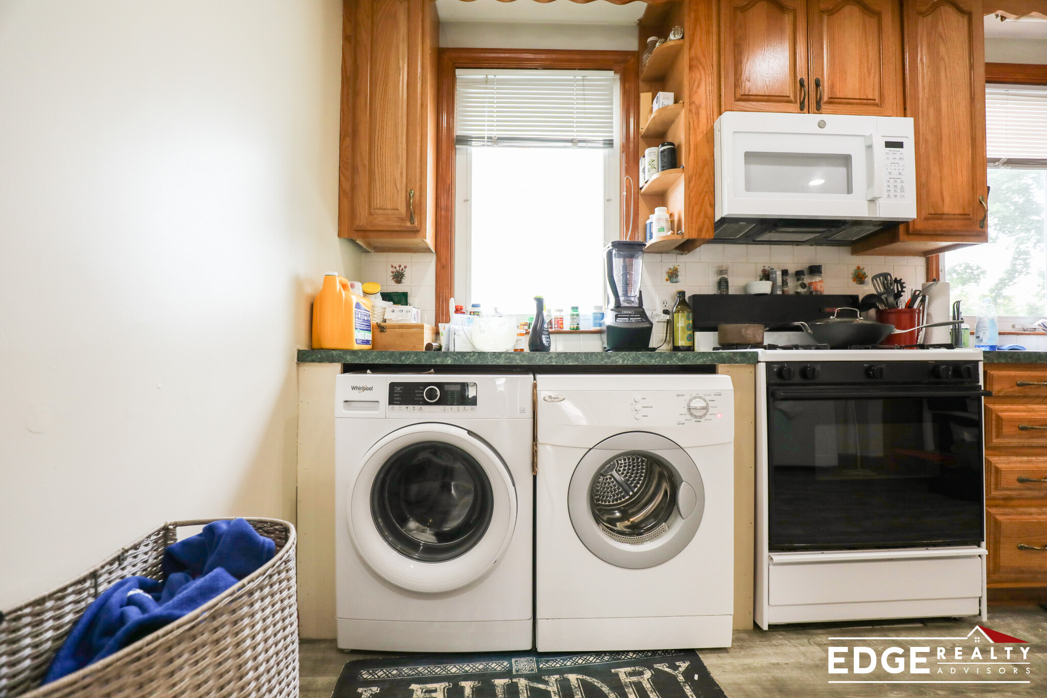 3 bed, 1 bath apartment for rent at 17 Falkland St Unit 1, Brighton — photo 3 of 14