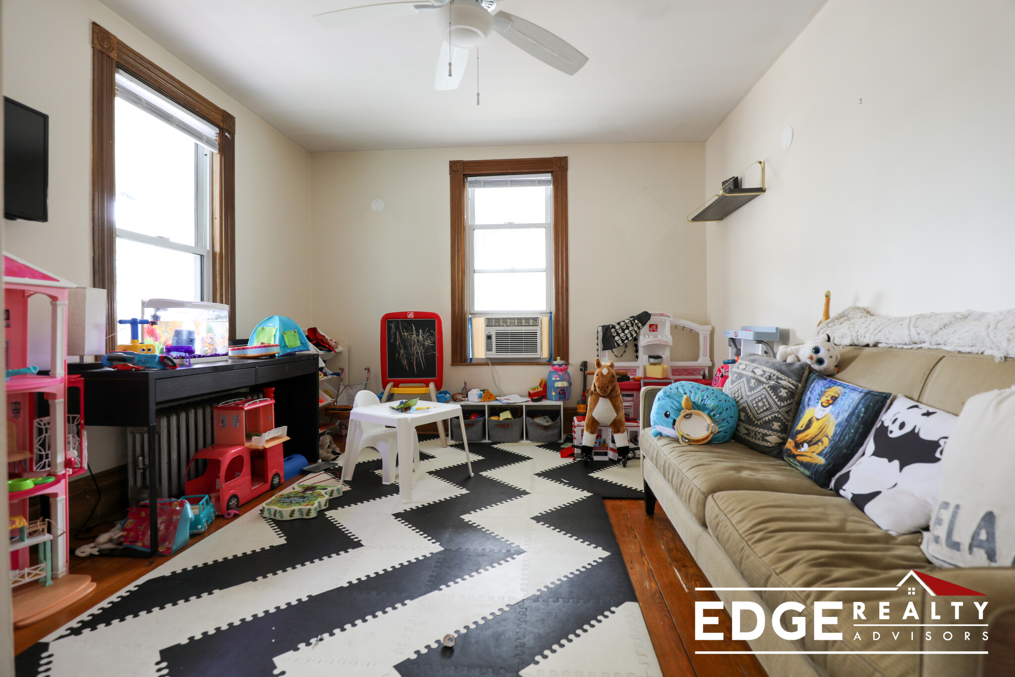 3 bed, 1 bath apartment for rent at 17 Falkland St Unit 1, Brighton — photo 6 of 14