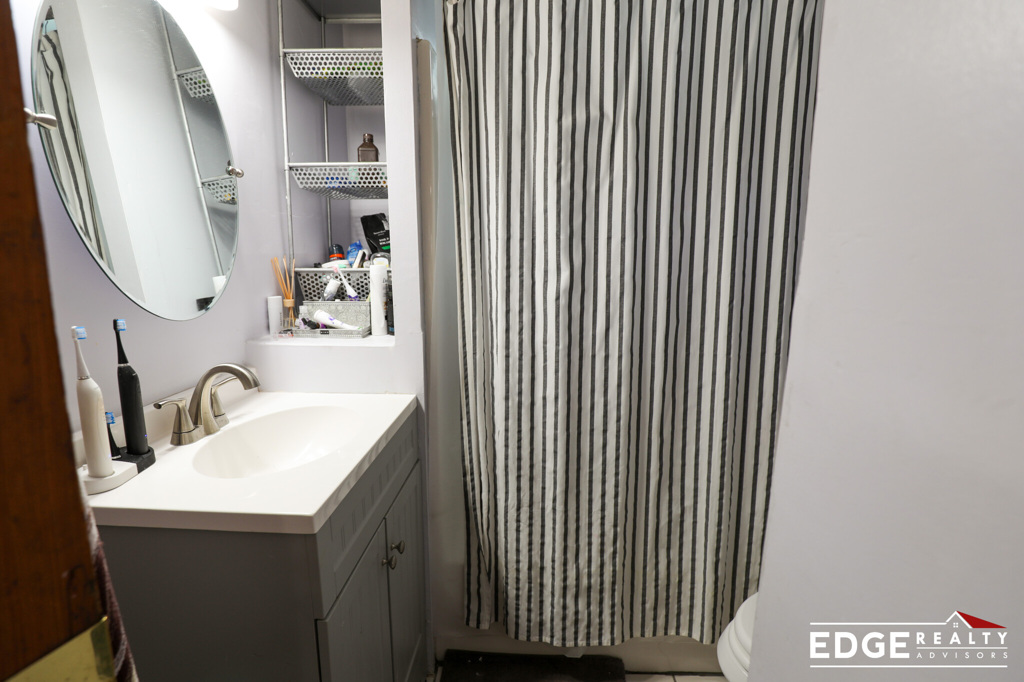 3 bed, 1 bath apartment for rent at 17 Falkland St Unit 1, Brighton — photo 10 of 14