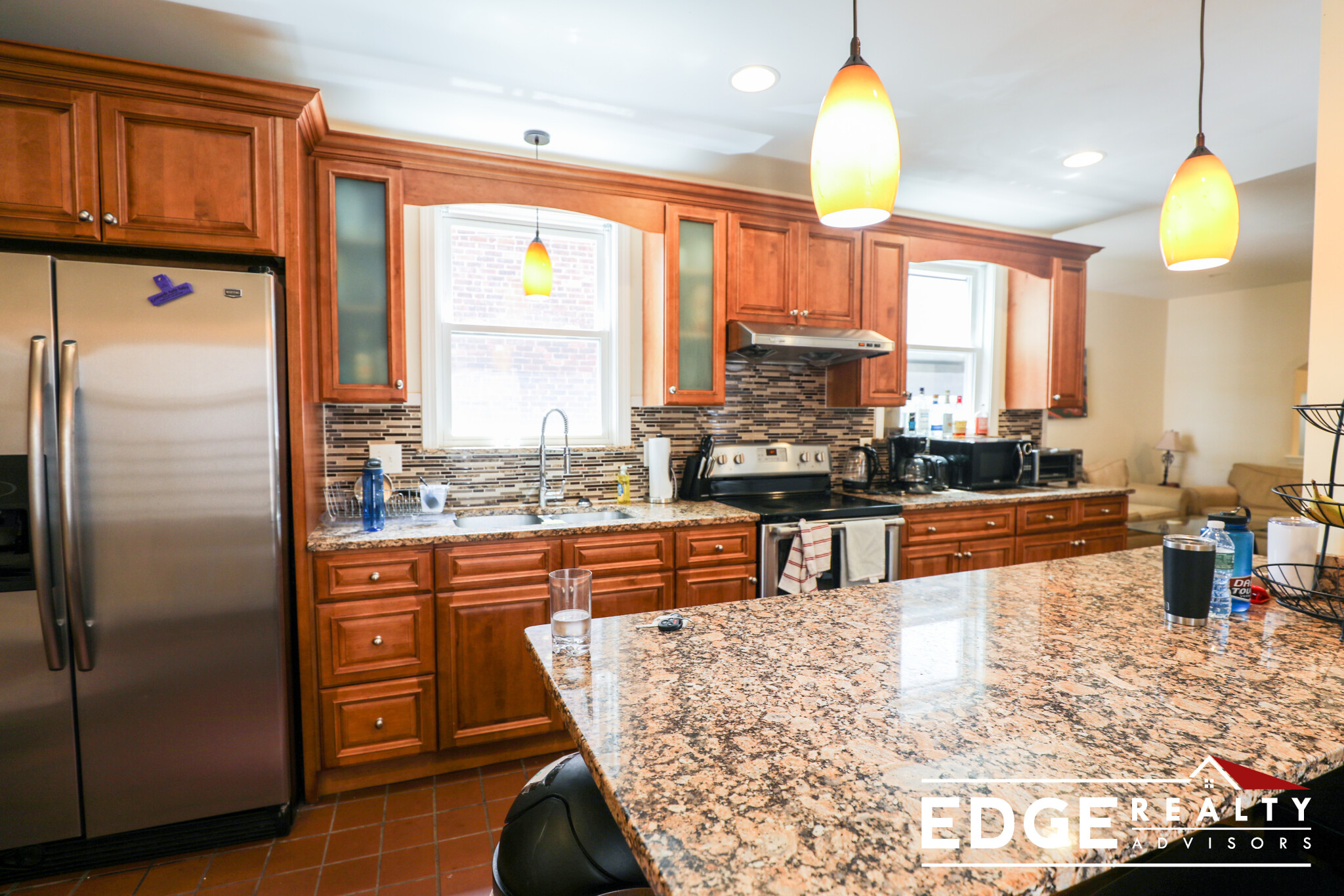 5 bed, 2 bath apartment for rent at 1524 Commonwealth Ave Unit 1, Brighton — photo 2 of 16