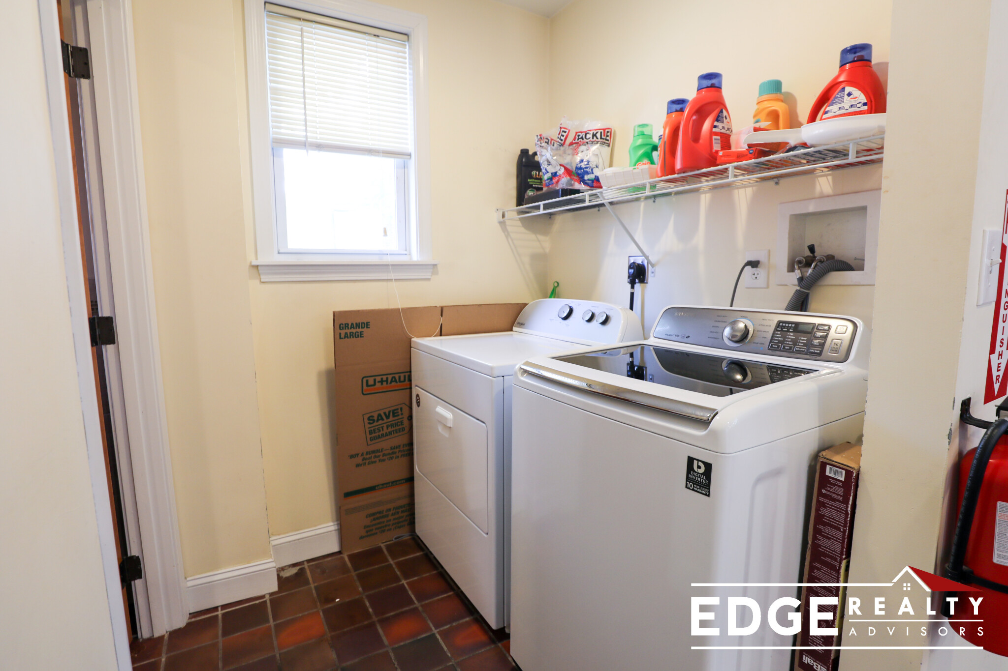 5 bed, 2 bath apartment for rent at 1524 Commonwealth Ave Unit 1, Brighton — photo 3 of 16
