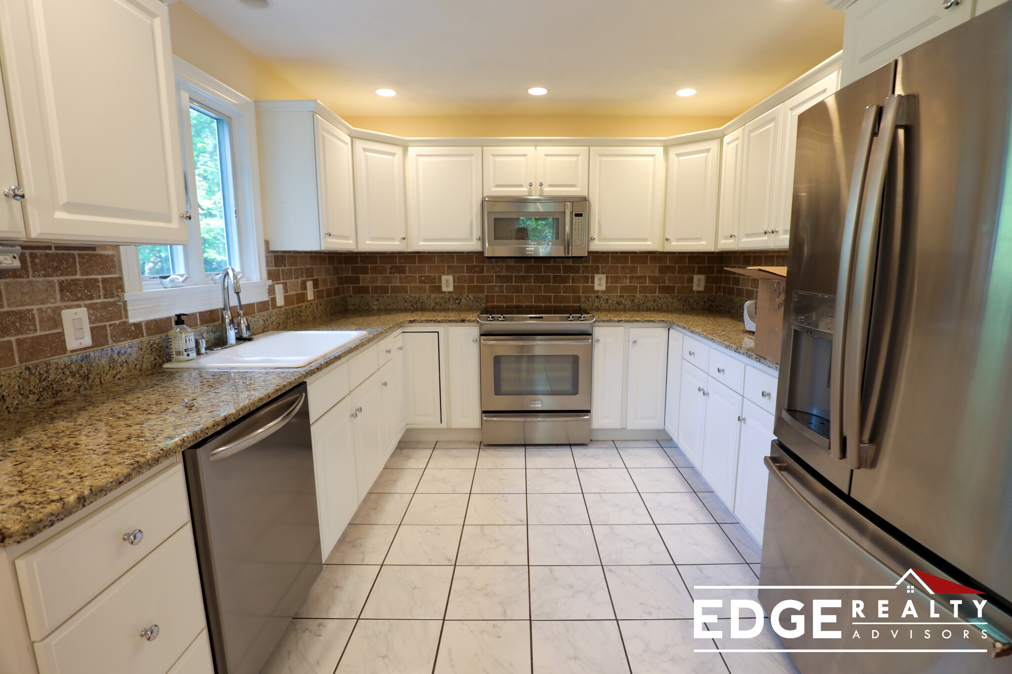 3 bed, 2.5 bath apartment for rent at 121 Nonantum St Unit 1A, Brighton — photo 1 of 18