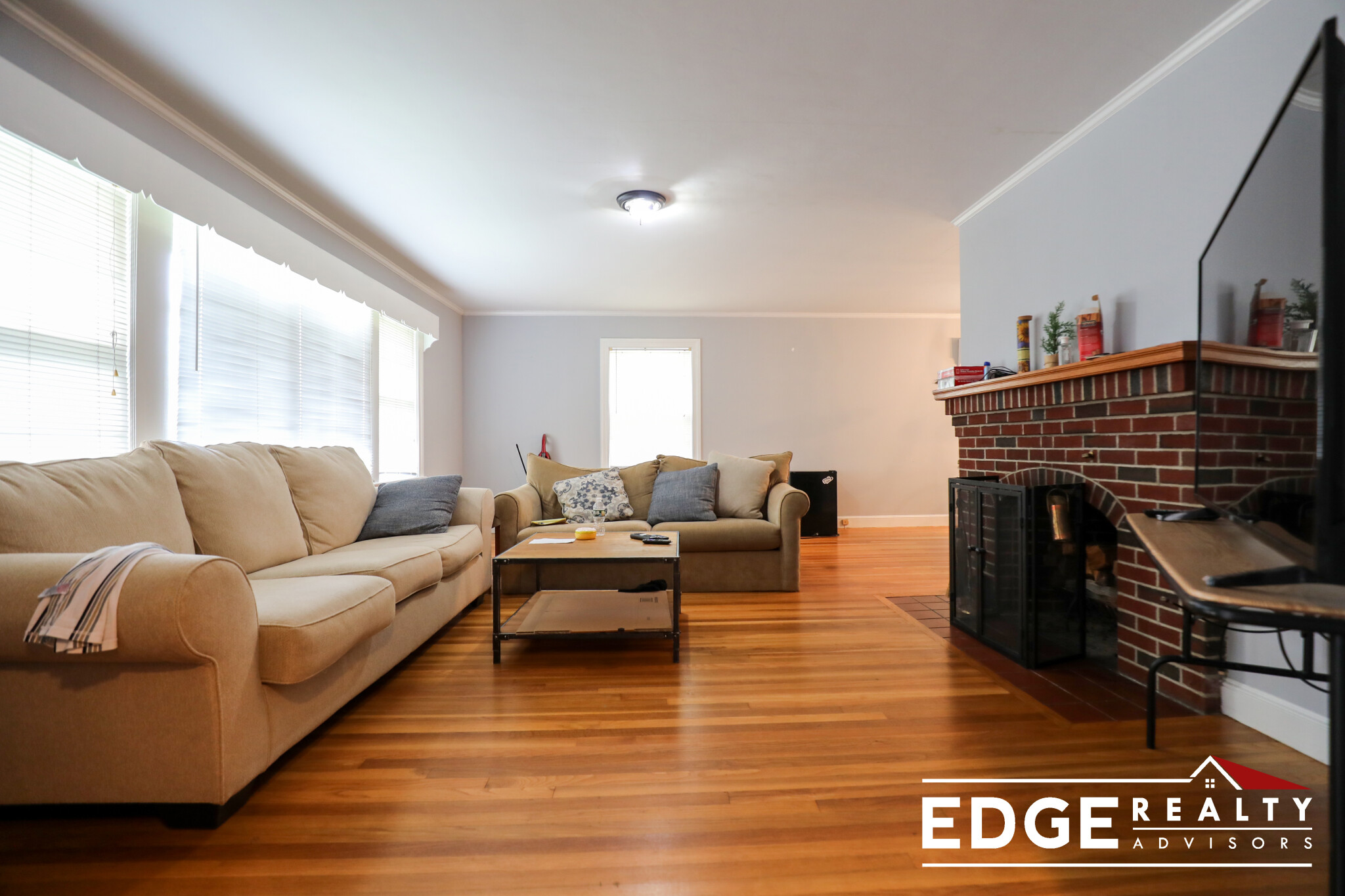 3 bed, 1 bath apartment for rent at 7 Allen Rd, Brighton — photo 3 of 8