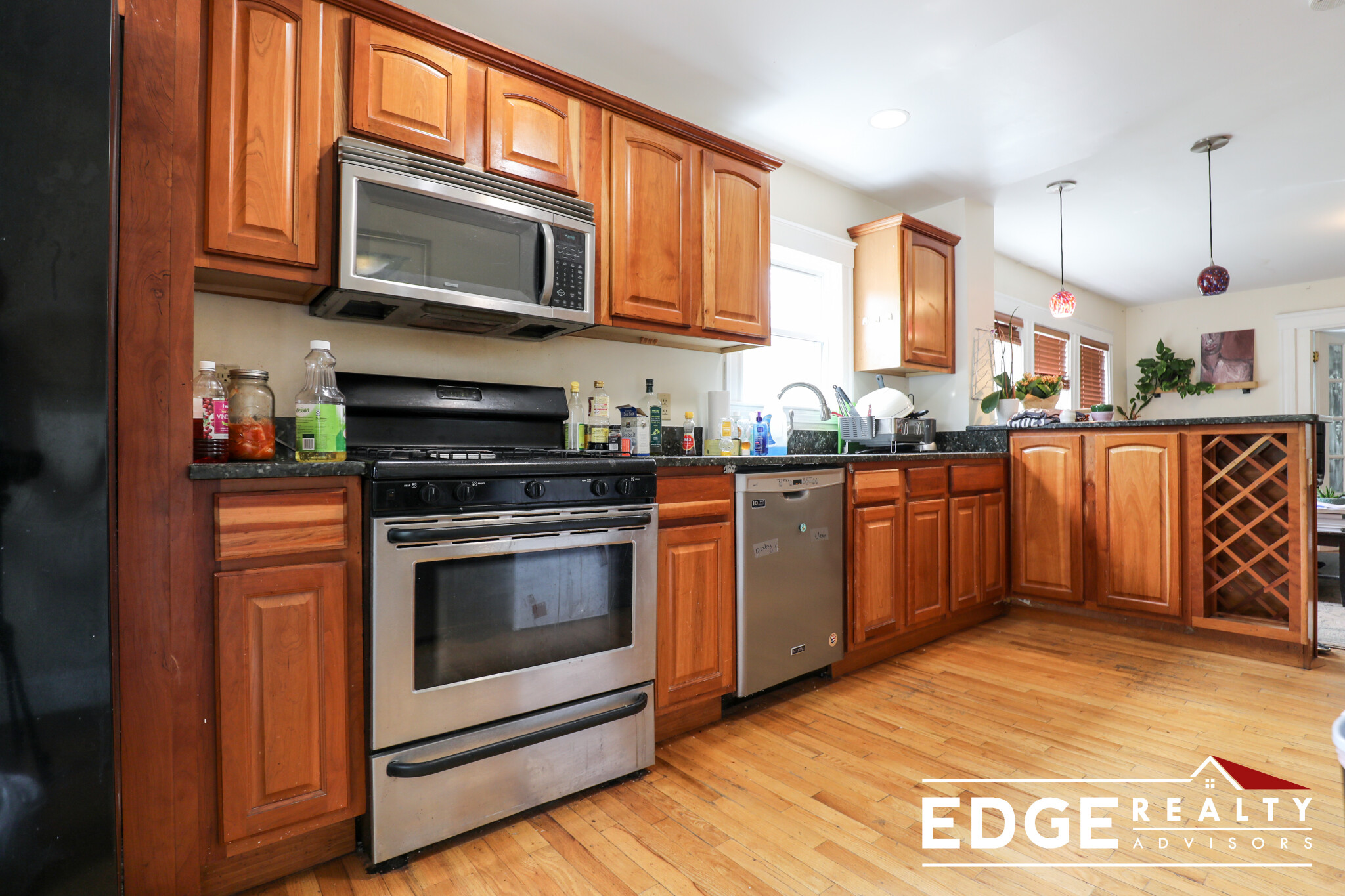 3 bed, 1 bath apartment for rent at 1 Granite St, Cambridgeport — photo 2 of 10
