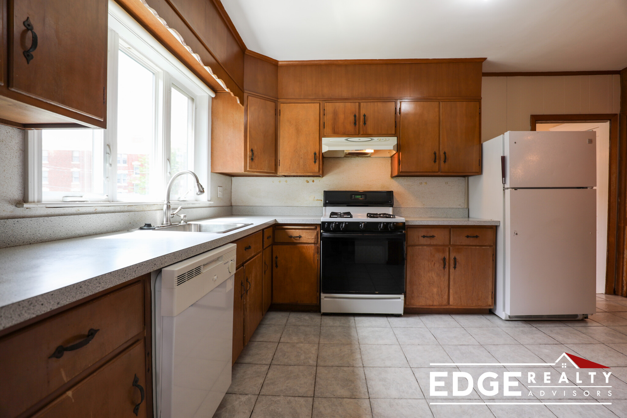 3 bed, 1.5 bath apartment for rent at 292 Foster St Unit 2, Brighton — photo 2 of 14