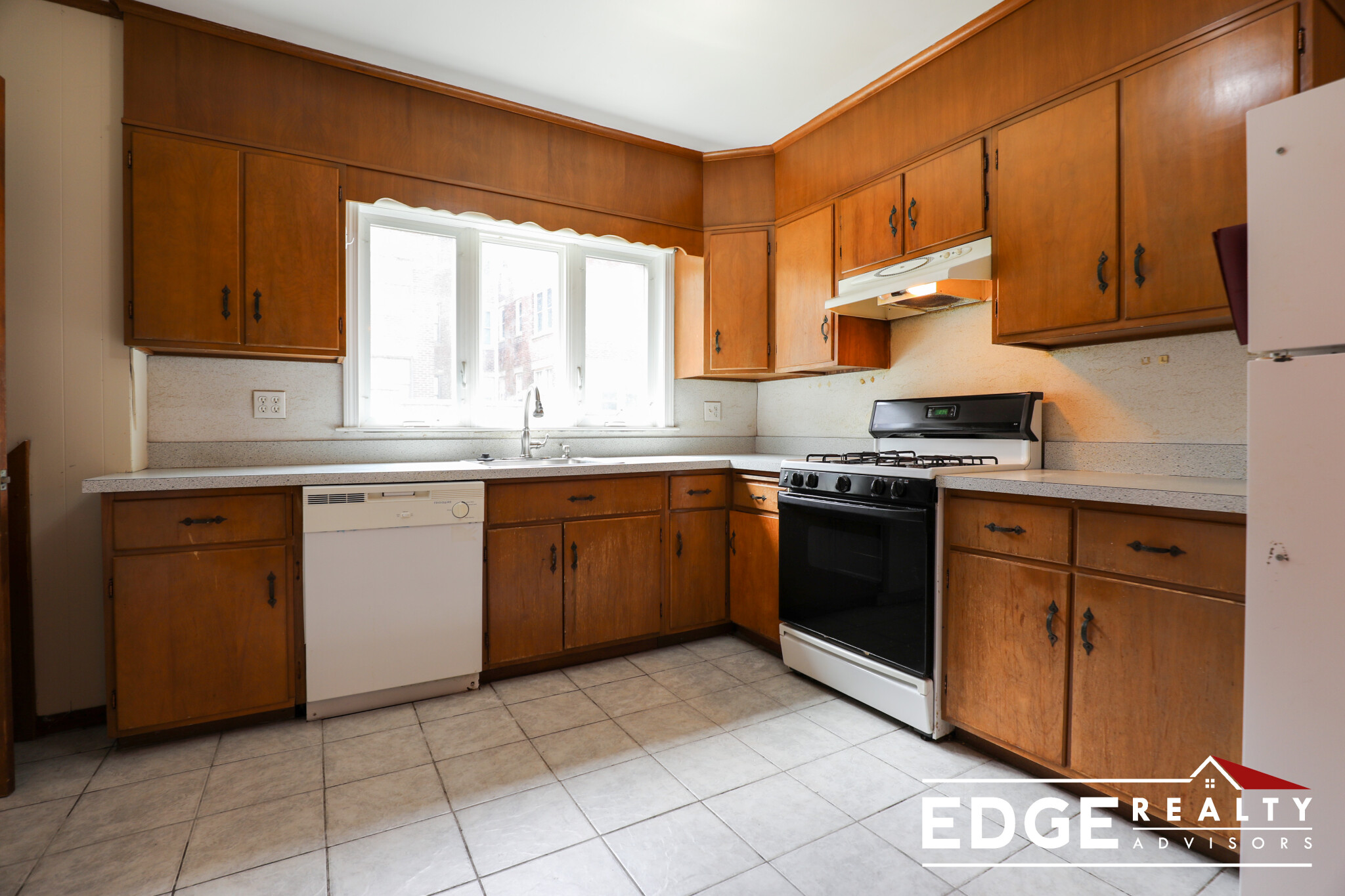 3 bed, 1.5 bath apartment for rent at 292 Foster St Unit 2, Brighton — photo 1 of 14