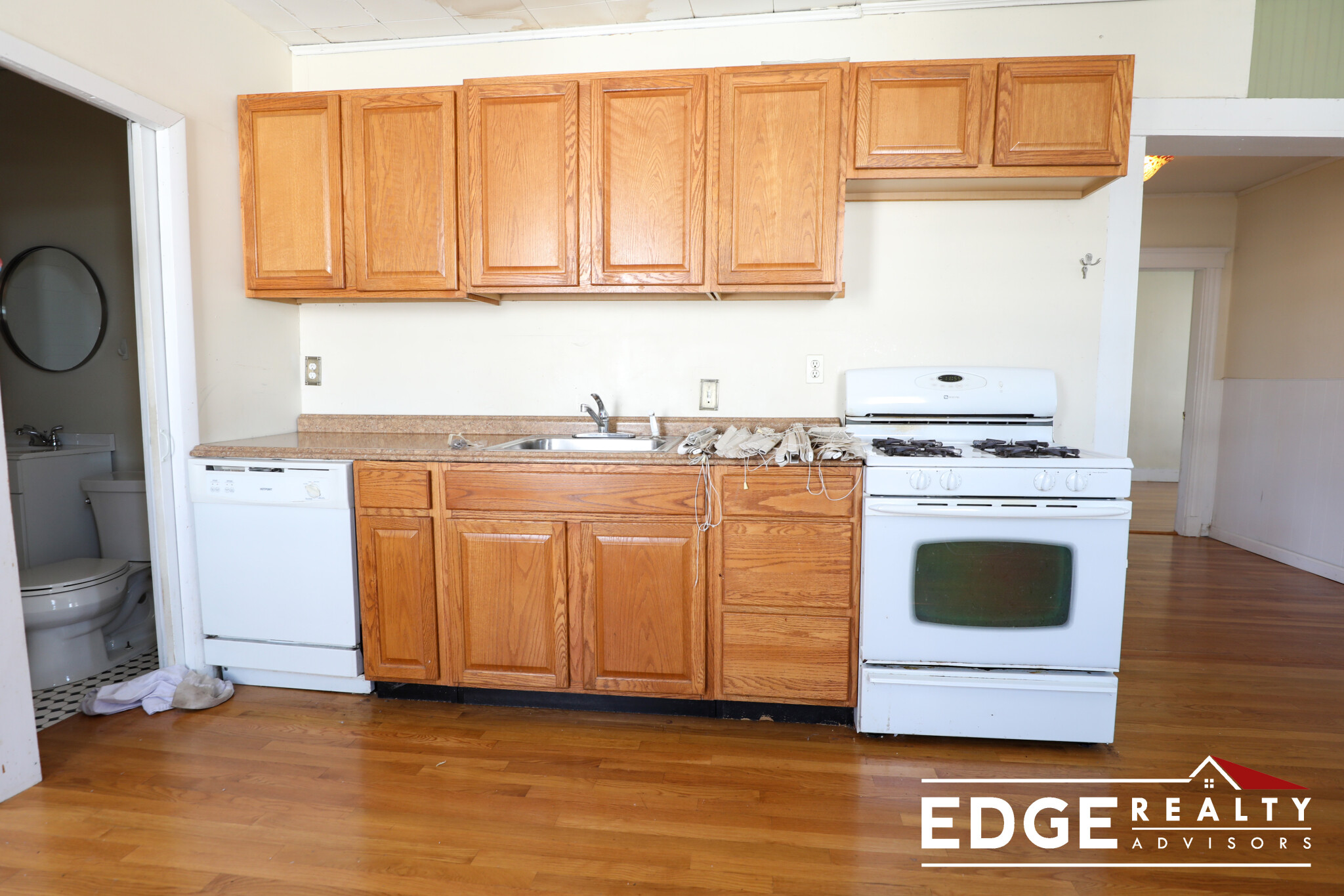 3 bed, 1.5 bath apartment for rent at 55 Leicester St Unit 1, Brighton — photo 2 of 11