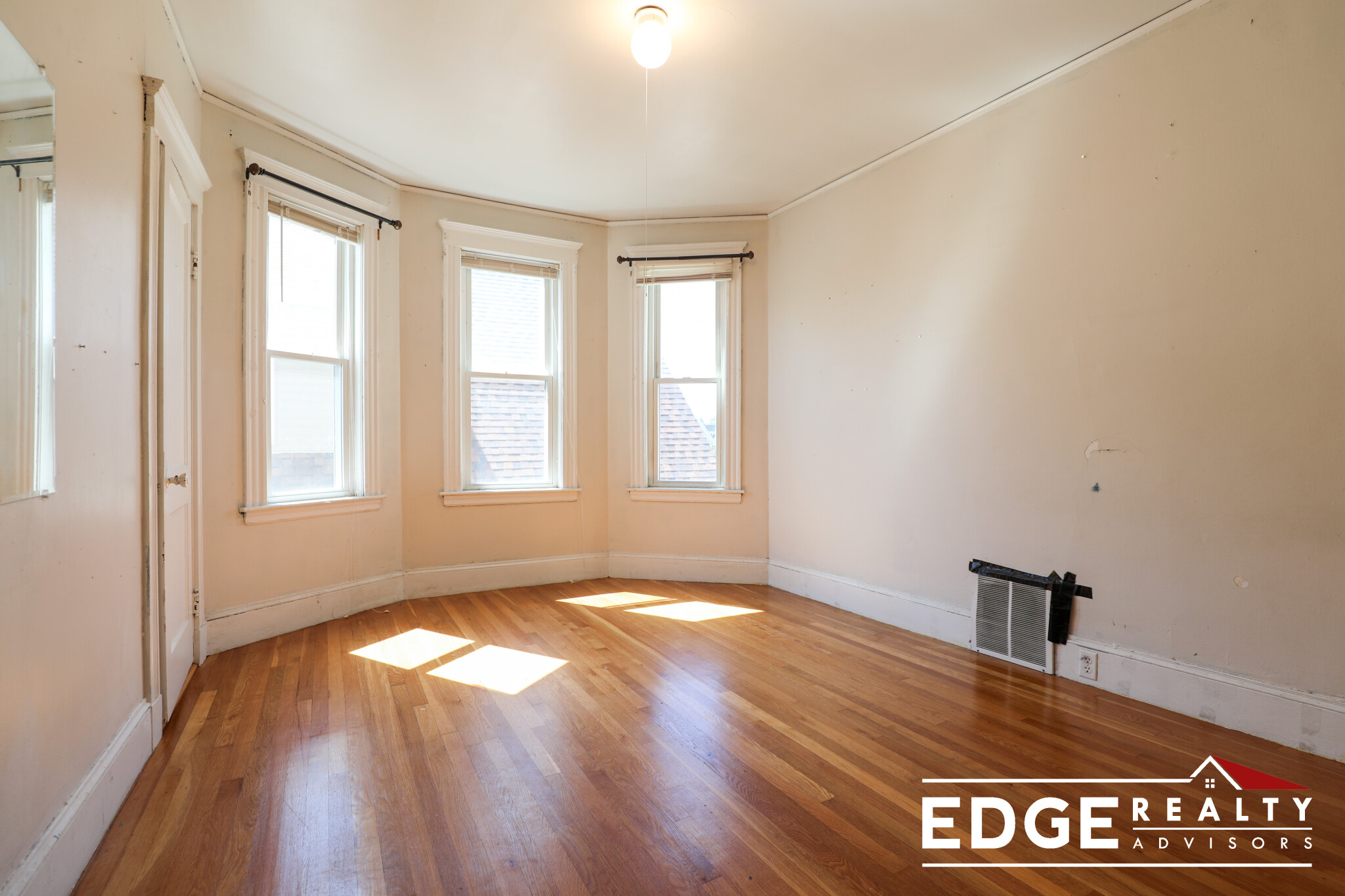 3 bed, 1.5 bath apartment for rent at 55 Leicester St Unit 1, Brighton — photo 9 of 11