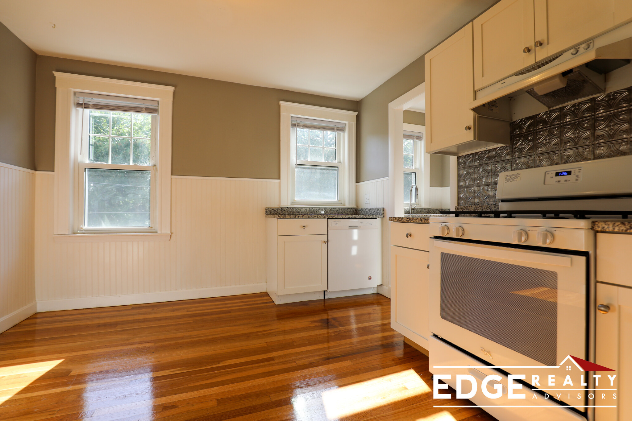 3 bed, 1 bath apartment for rent at 47 Park Ave Ext Unit 1, Arlington — photo 1 of 20