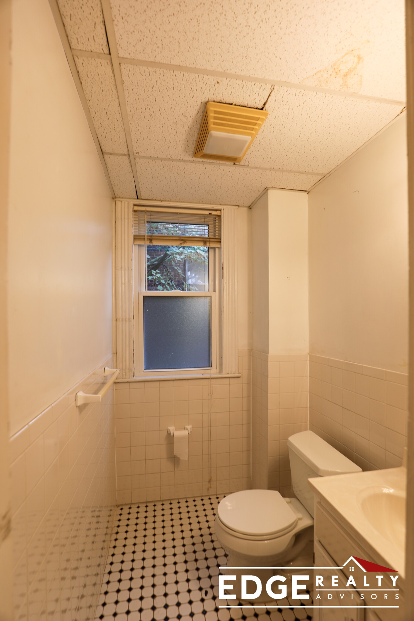 4 bed, 1.5 bath apartment for rent at 1717 Commonwealth Ave Unit 3, Brighton — photo 11 of 11