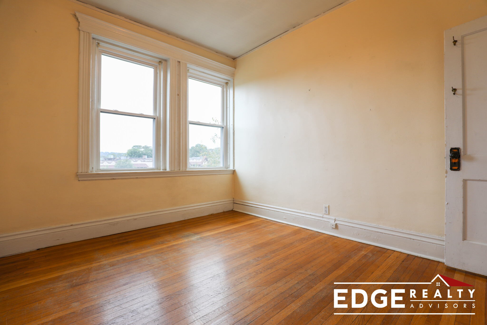 4 bed, 1.5 bath apartment for rent at 1717 Commonwealth Ave Unit 3, Brighton — photo 4 of 11