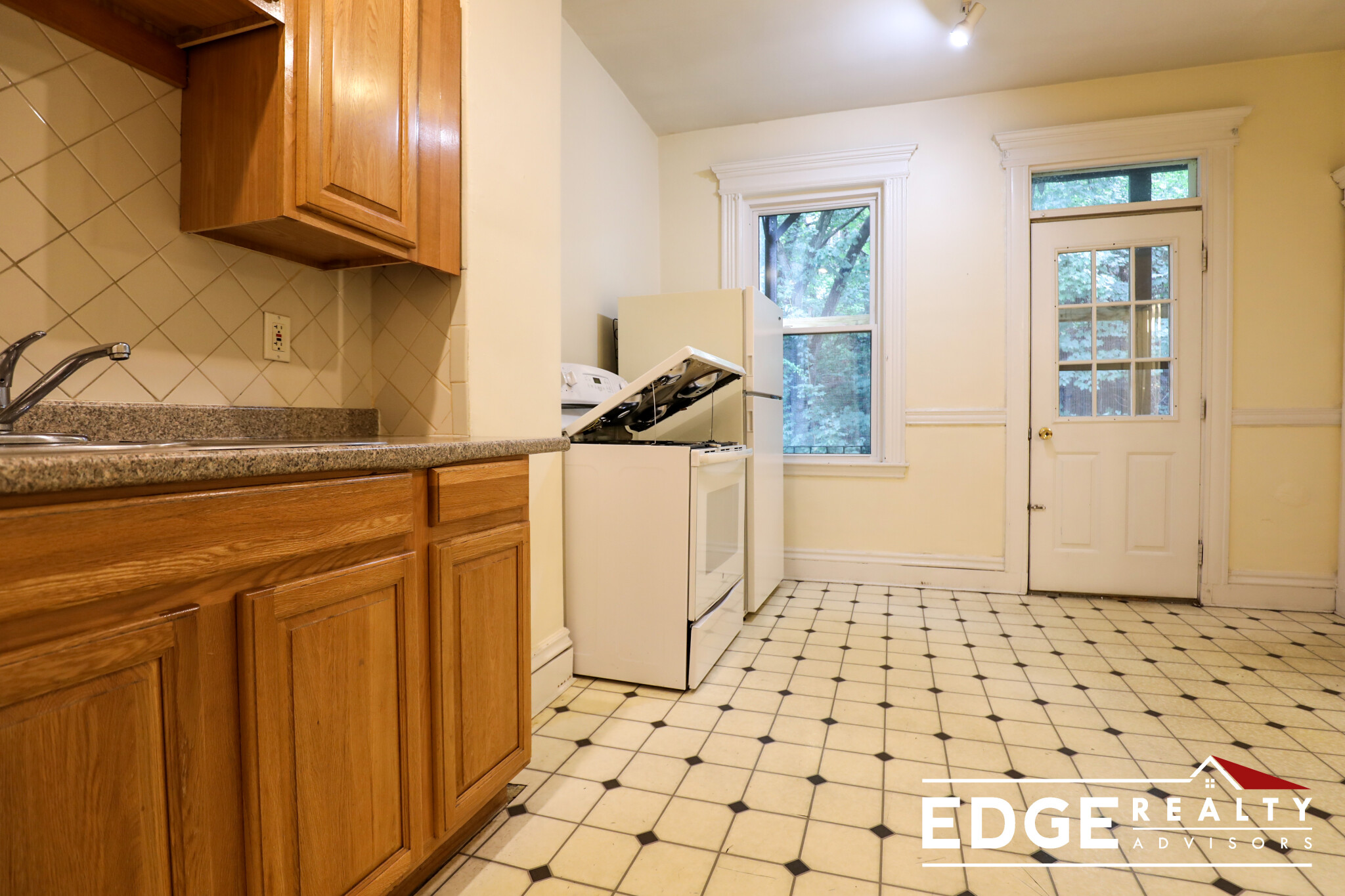 4 bed, 1.5 bath apartment for rent at 1717 Commonwealth Ave Unit 3, Brighton — photo 1 of 11