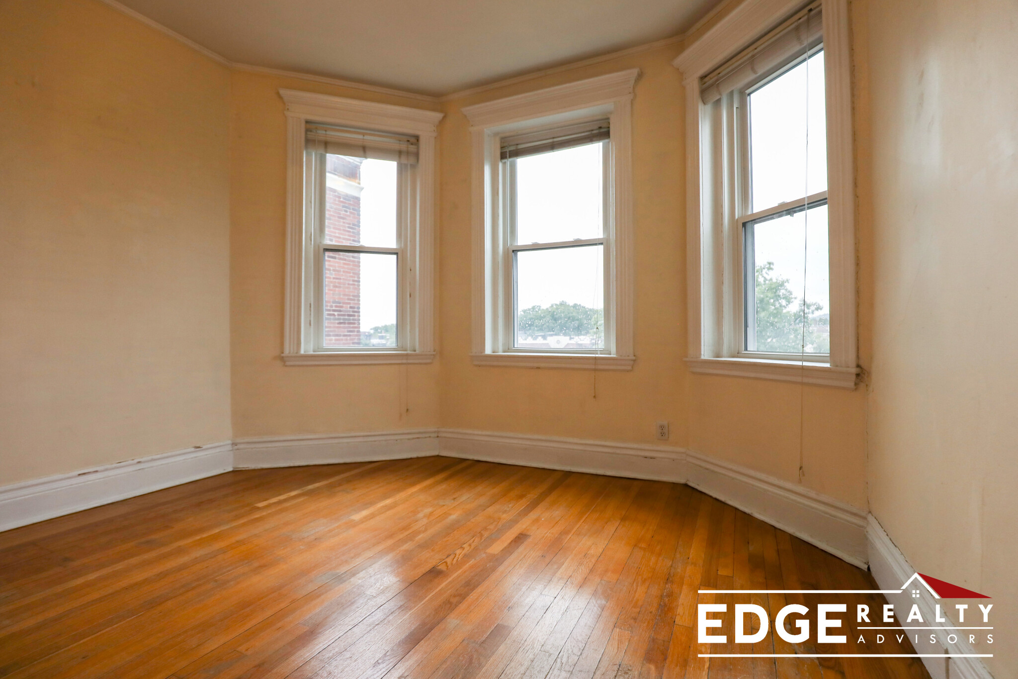 4 bed, 1.5 bath apartment for rent at 1717 Commonwealth Ave Unit 3, Brighton — photo 5 of 11