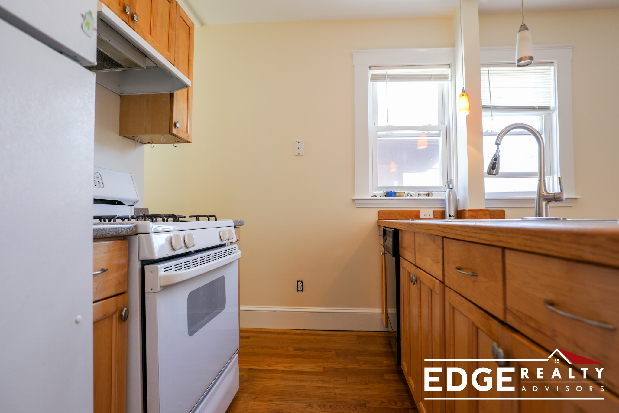 3 bed, 1 bath apartment for rent at 82 Easton St Unit 3, Allston — photo 2 of 10