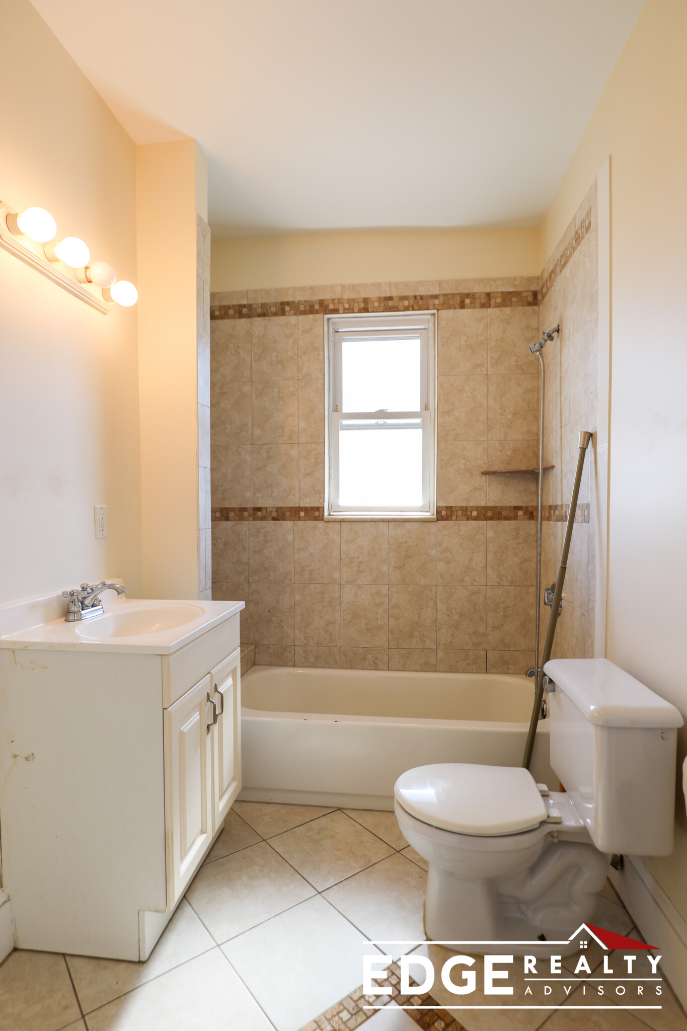 3 bed, 1 bath apartment for rent at 82 Easton St Unit 3, Allston — photo 7 of 10