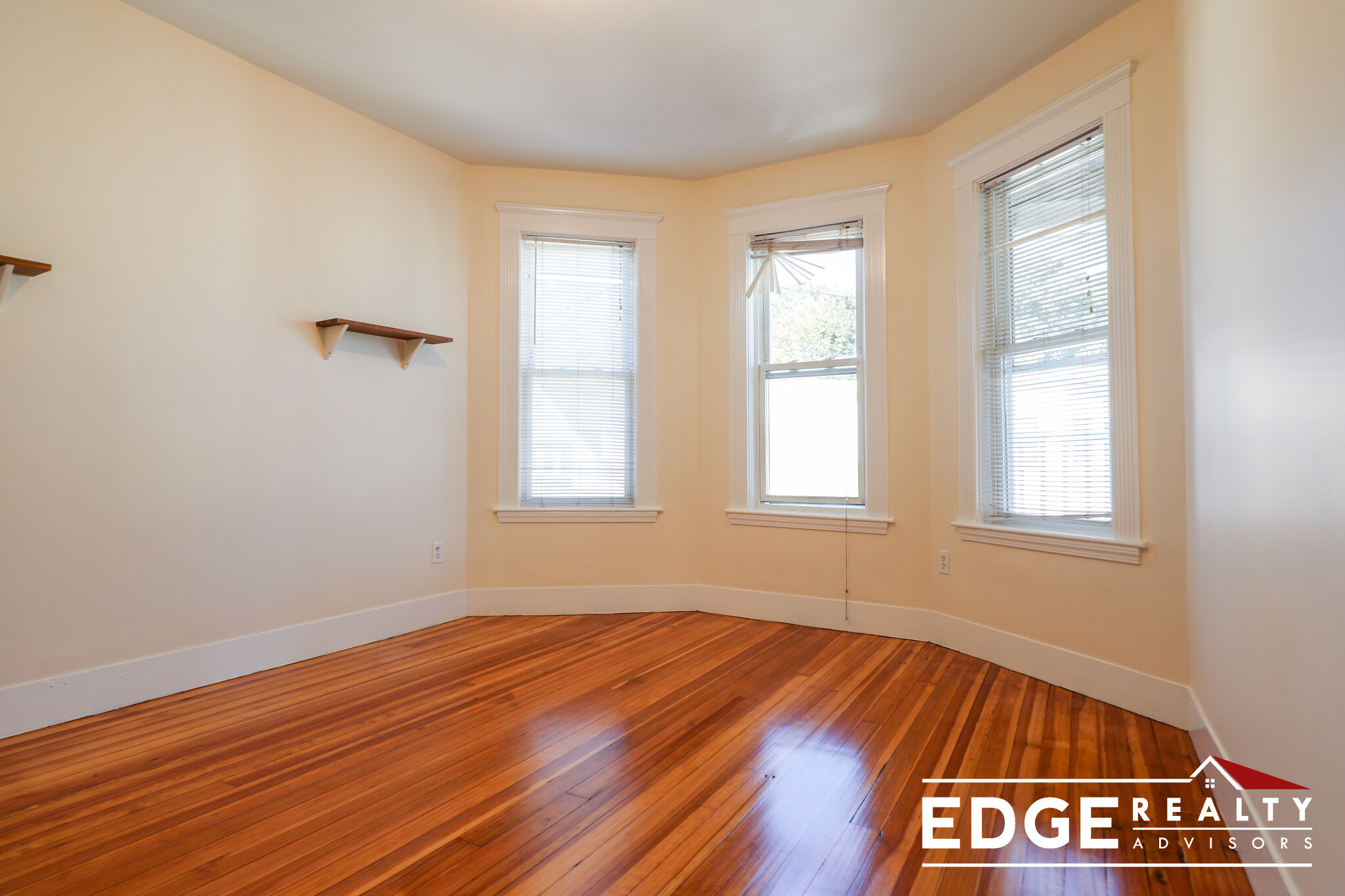 3 bed, 1 bath apartment for rent at 82 Easton St Unit 3, Allston — photo 6 of 10