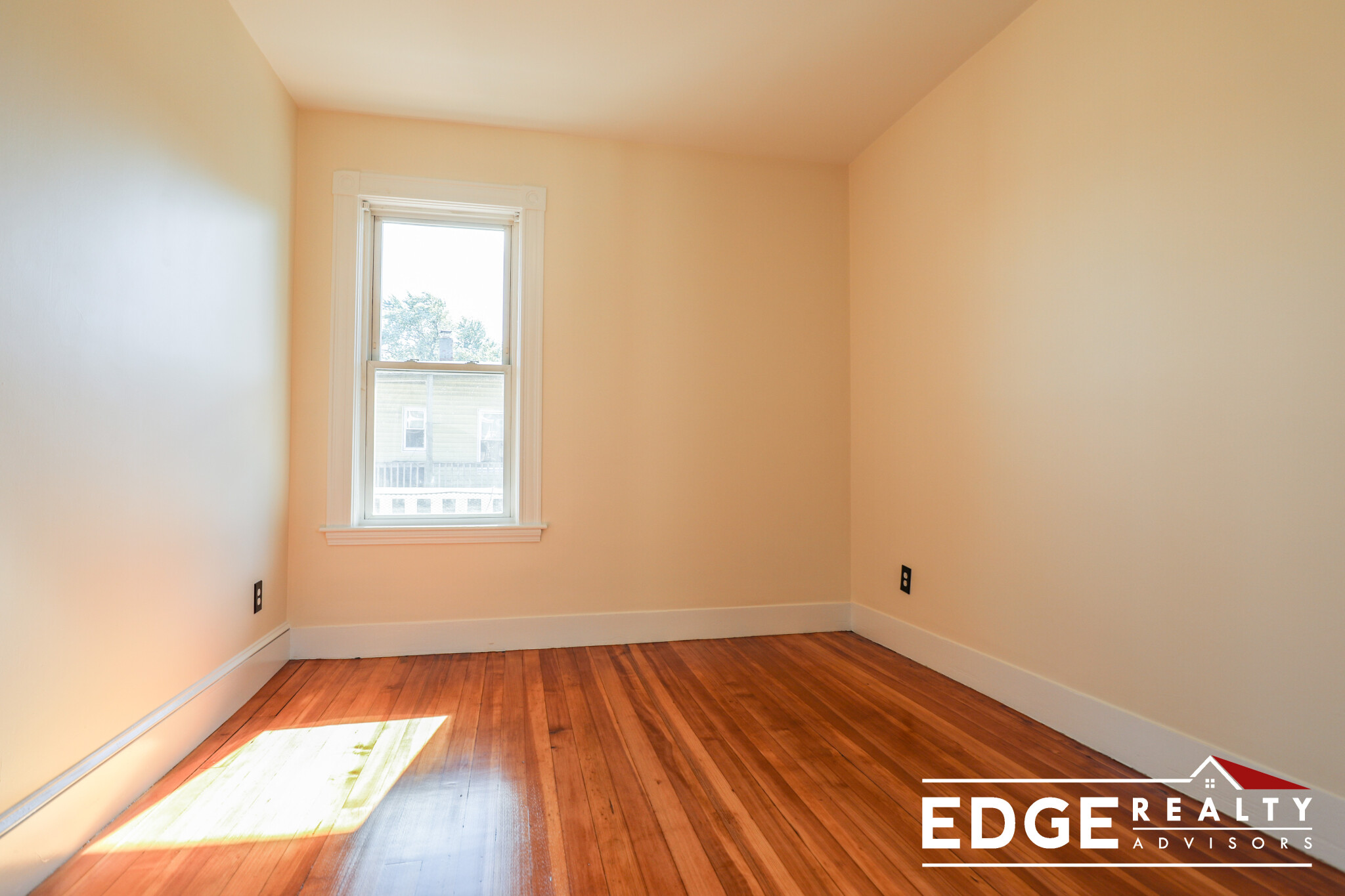 3 bed, 1 bath apartment for rent at 82 Easton St Unit 3, Allston — photo 8 of 10