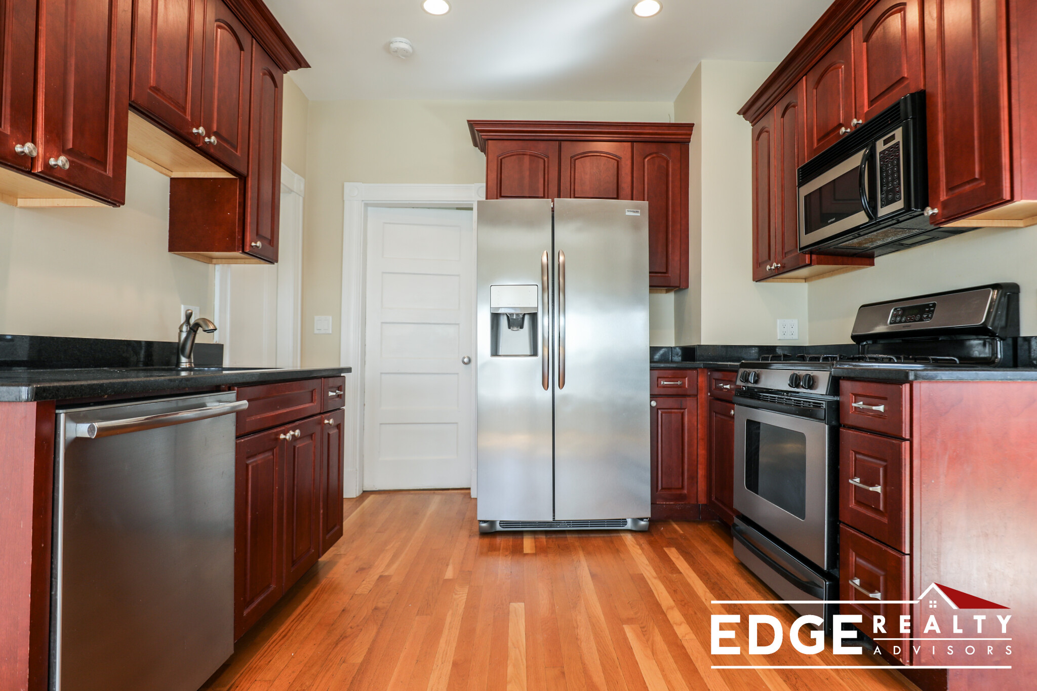 3 bed, 1 bath apartment for rent at 36 Antwerp St Unit 2, Brighton — photo 1 of 9