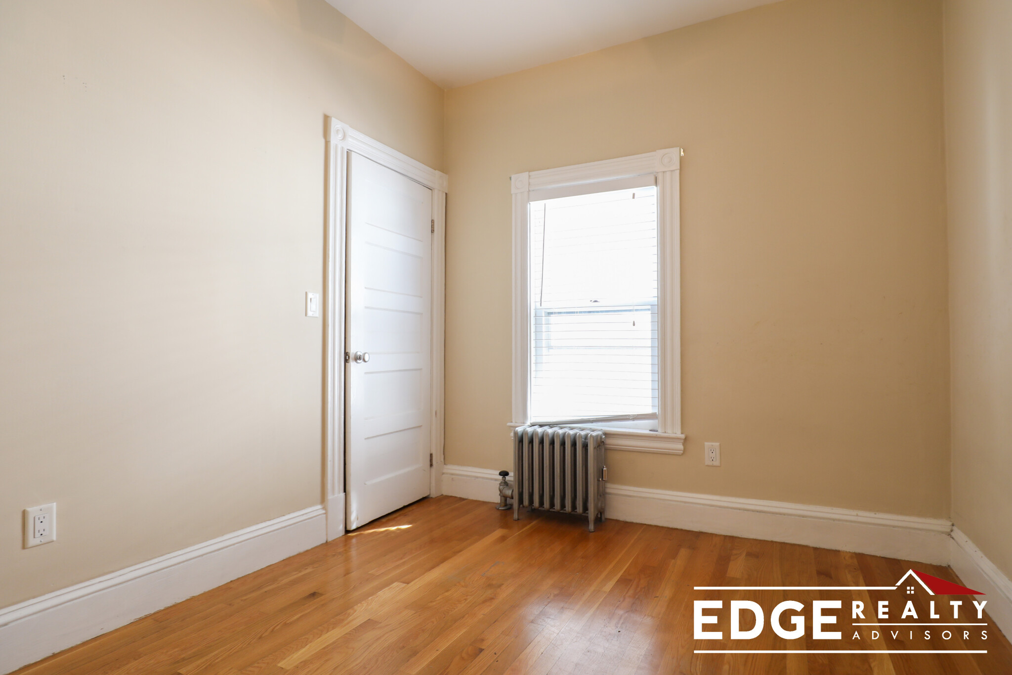 3 bed, 1 bath apartment for rent at 36 Antwerp St Unit 2, Brighton — photo 8 of 9