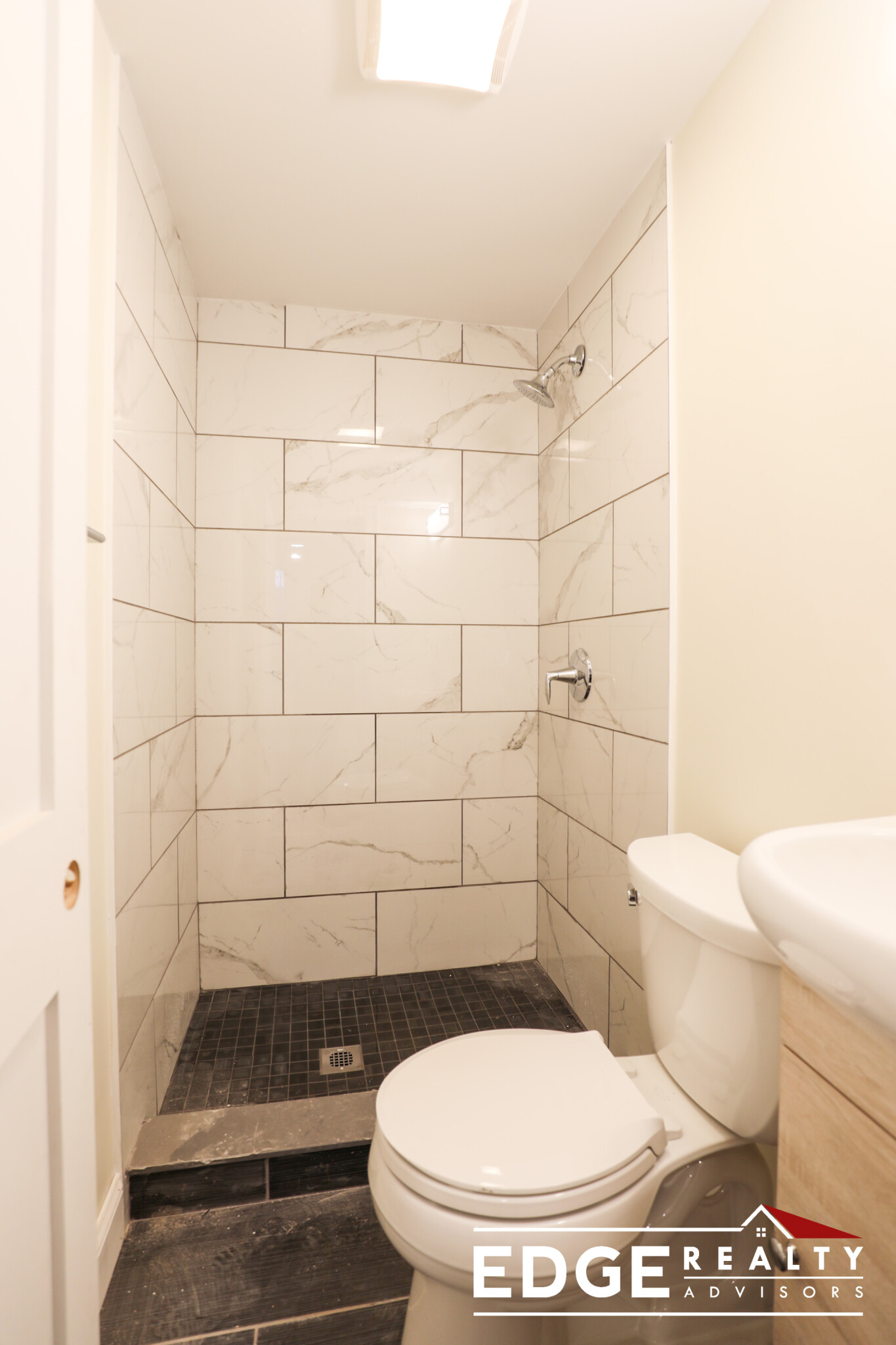 4 bed, 4+ bath apartment for rent at 32 Albion St Unit 1, Medford — photo 10 of 11