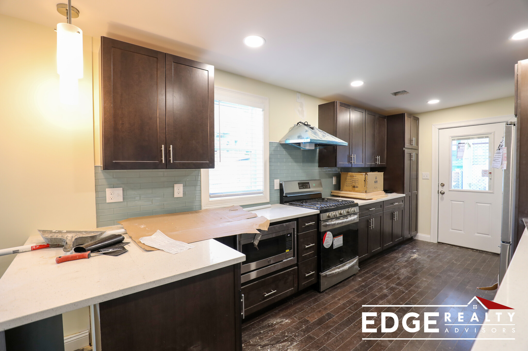 4 bed, 4+ bath apartment for rent at 32 Albion St Unit 1, Medford — photo 2 of 11