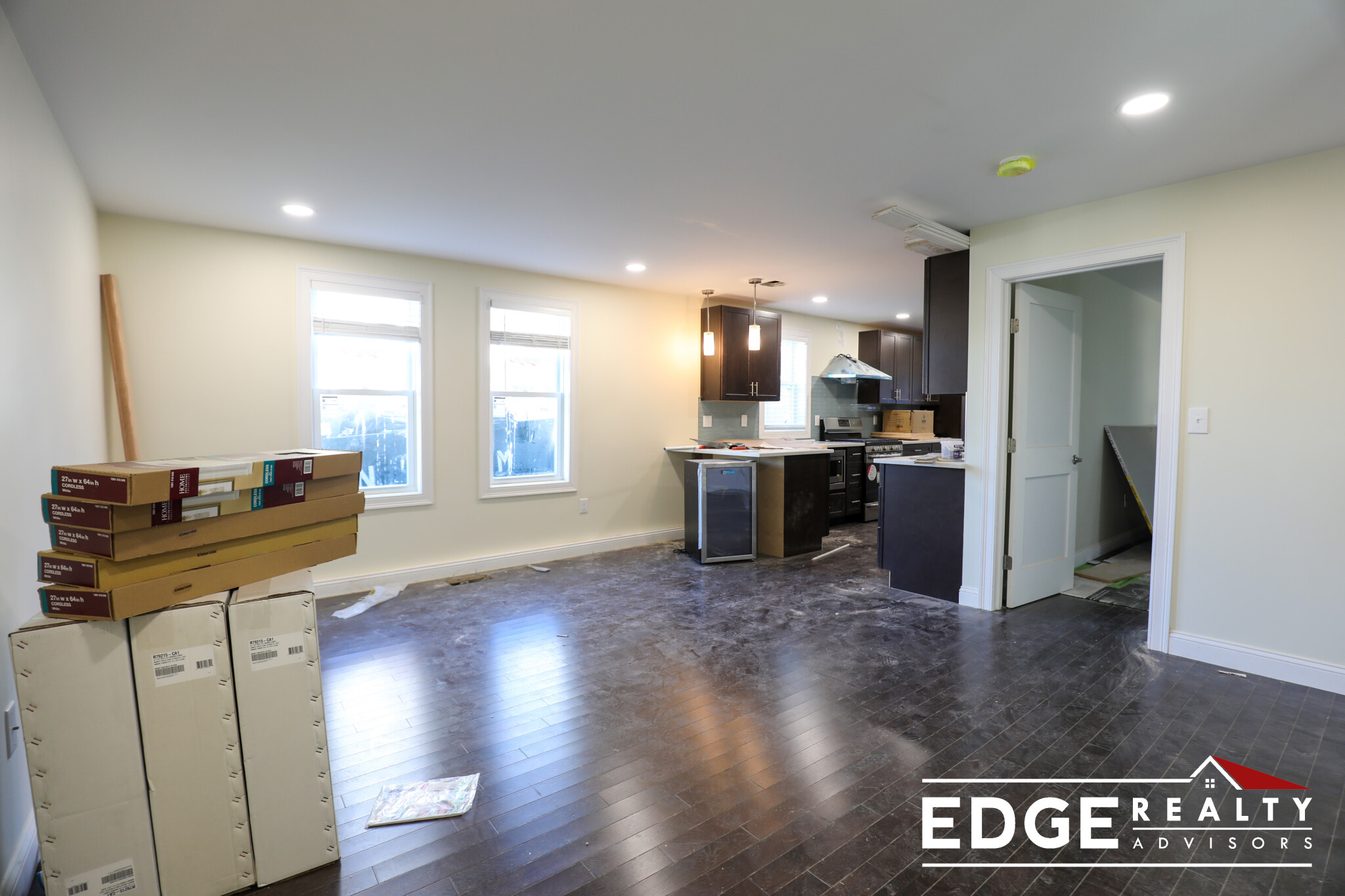 4 bed, 4+ bath apartment for rent at 32 Albion St Unit 1, Medford — photo 4 of 11