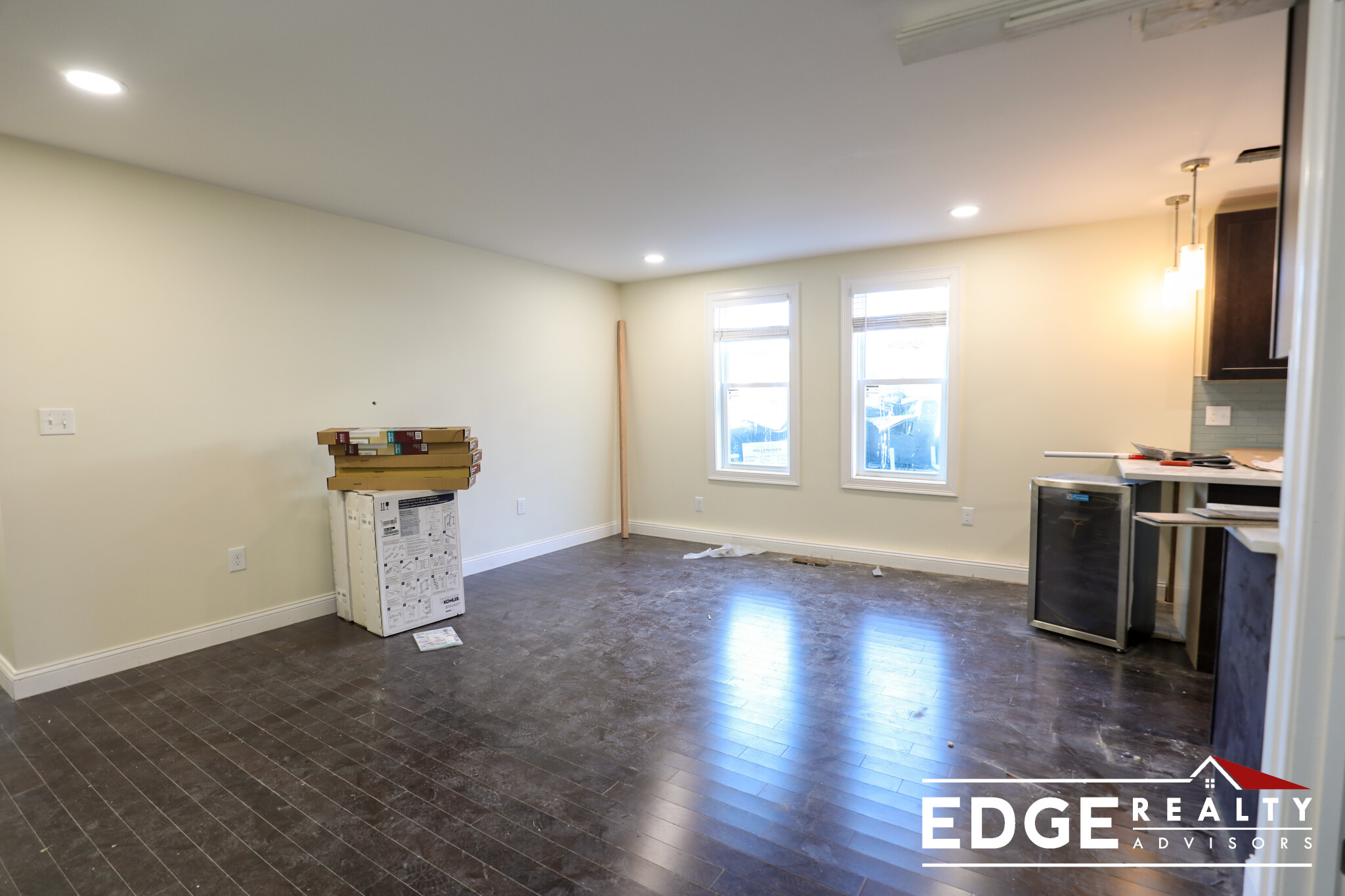 4 bed, 4+ bath apartment for rent at 32 Albion St Unit 1, Medford — photo 5 of 11