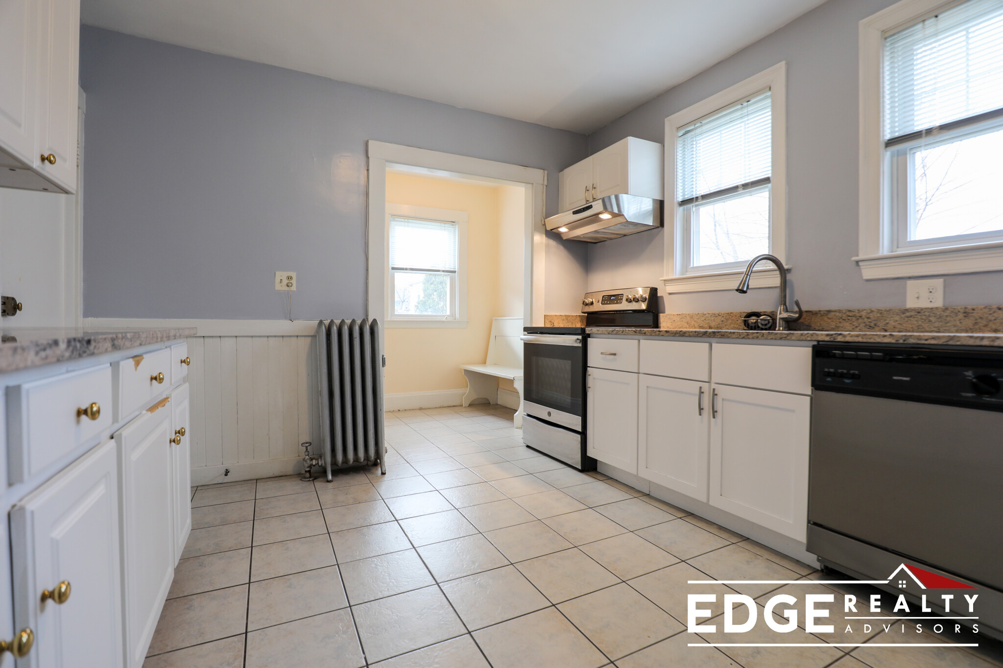 2 bed, 1 bath apartment for rent at 31 Benjamin Rd, Belmont — photo 3 of 15